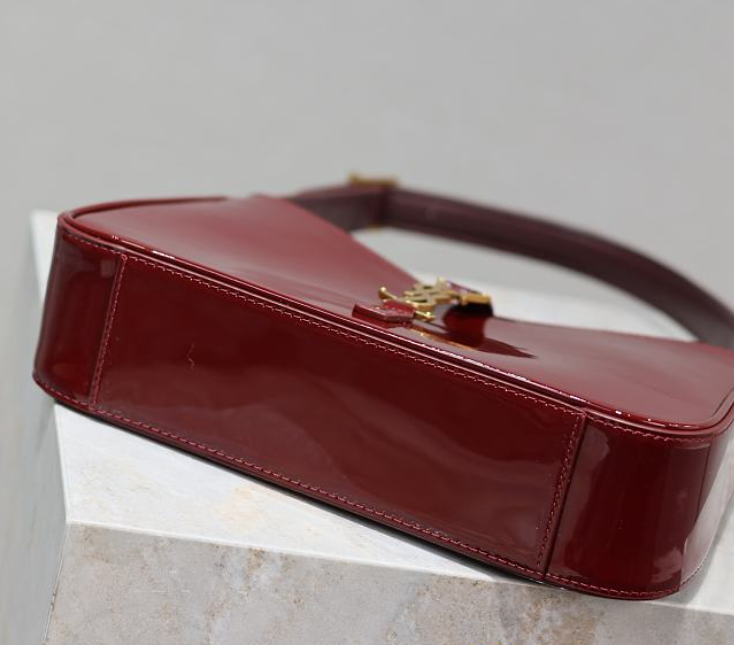 YSll Le 5 À 7 In Patent Leather Red 657228 - 23cm