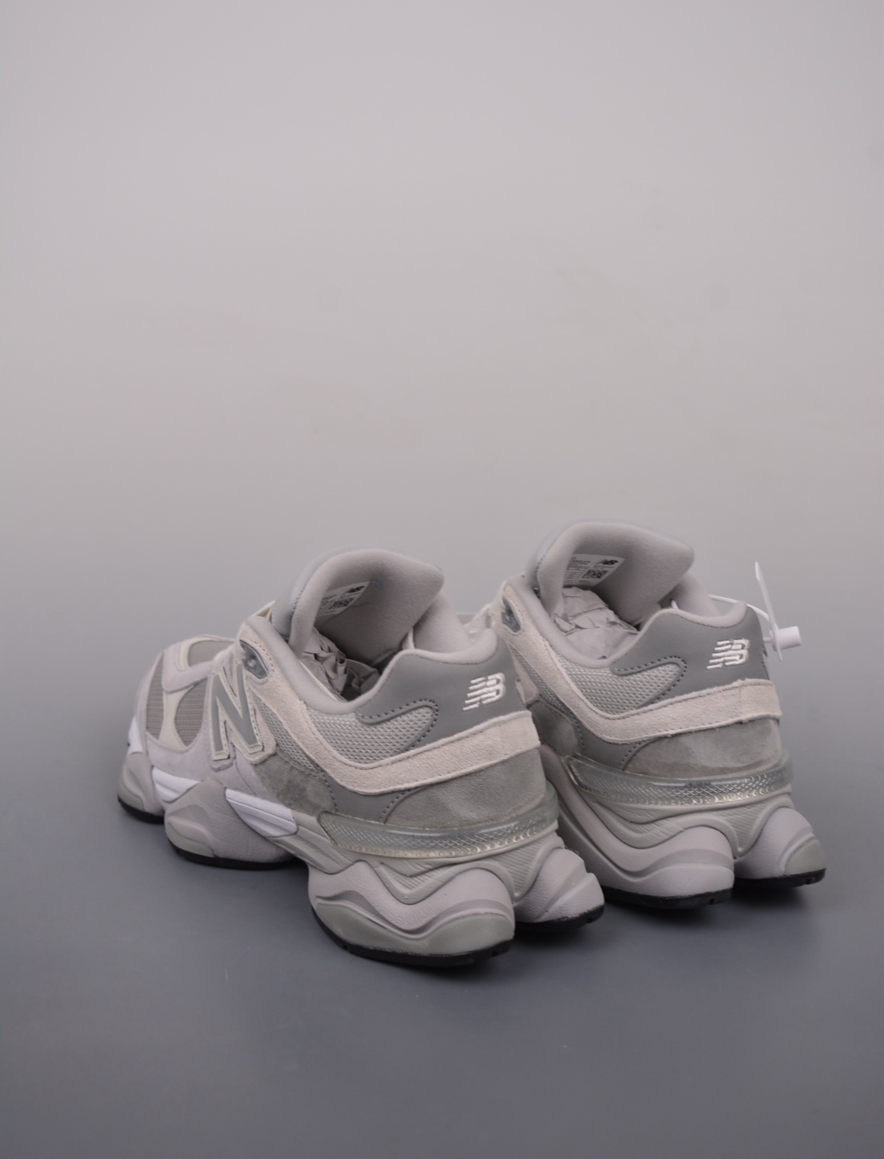 NwBlnc 9060 shadow grey