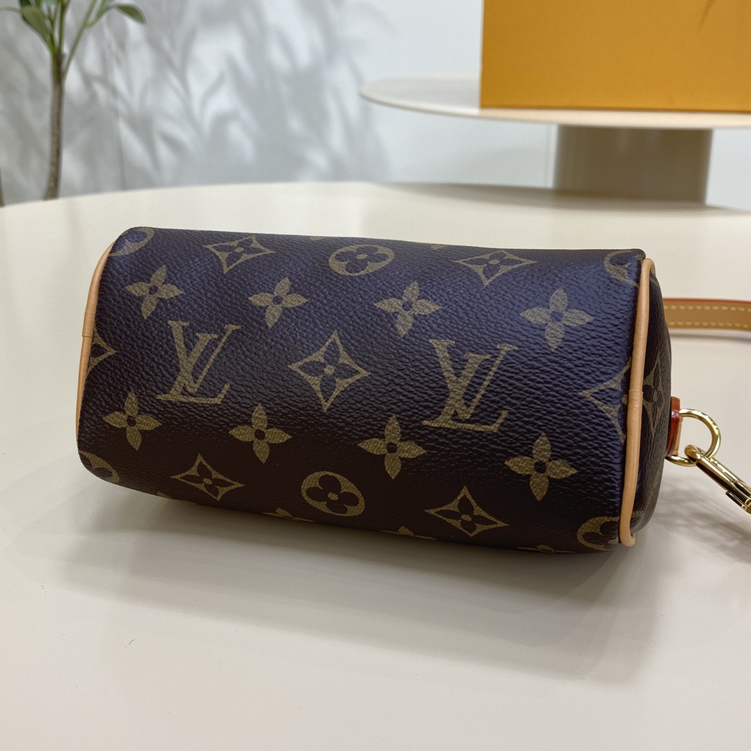 LsVttn Bag 50123142 16cm