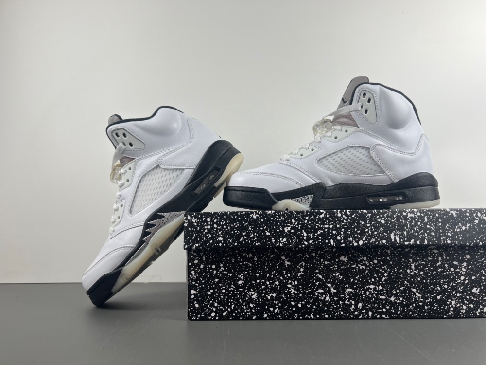 Jordan 5 Retro Reverse Metallic DD0587-110