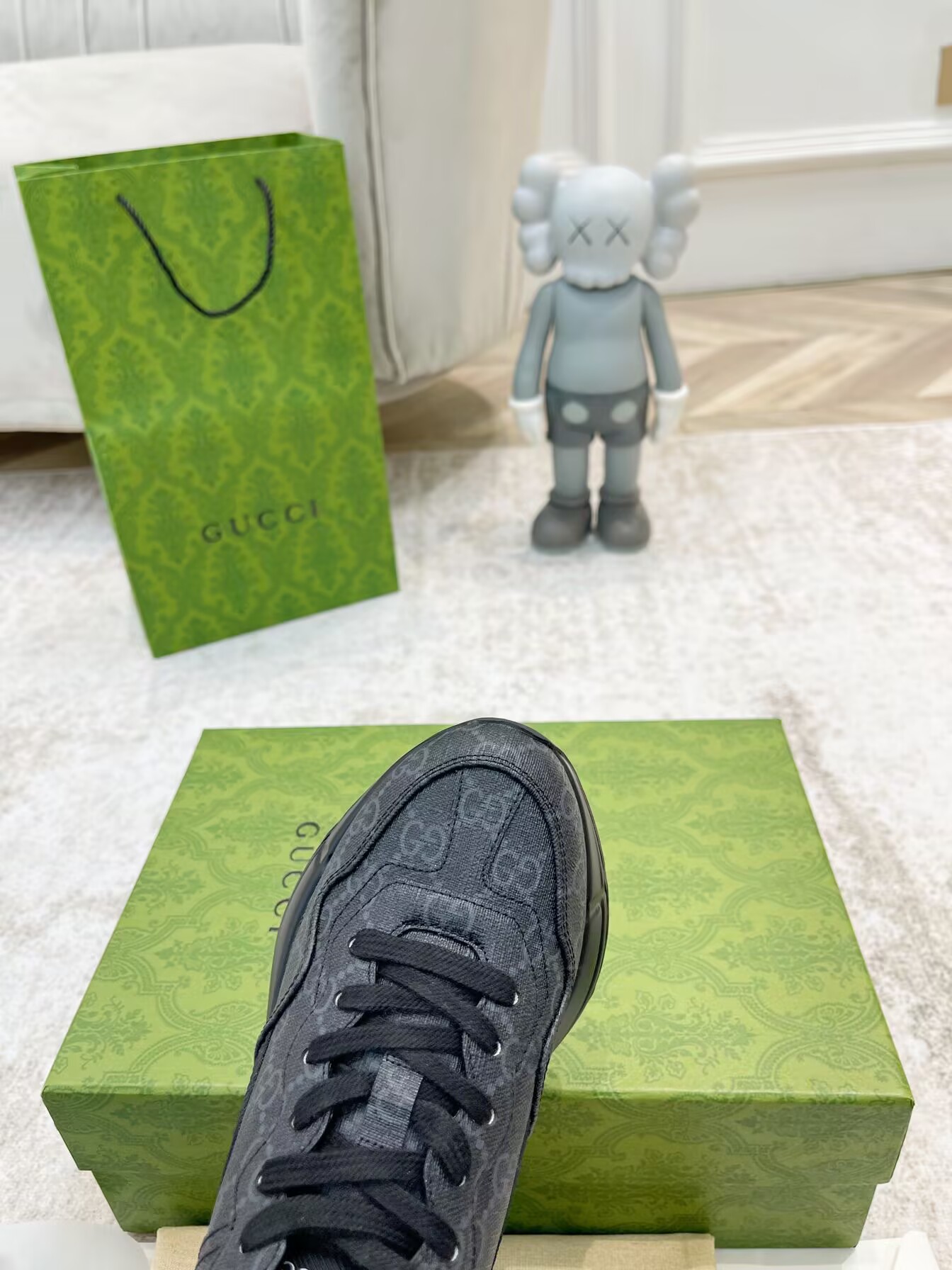 Guccii1 Rhyton leather trainers