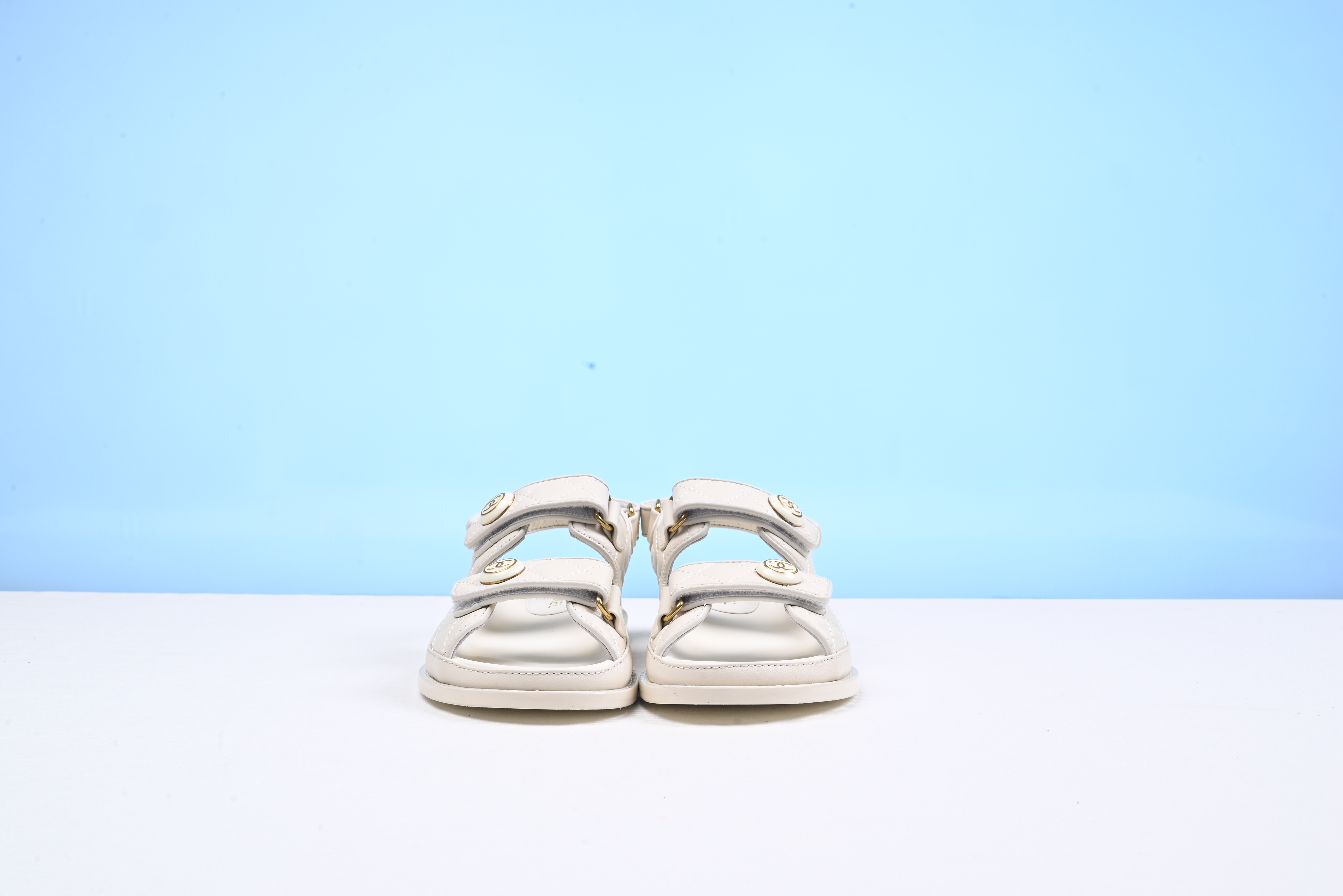 Channe1 sandals white2