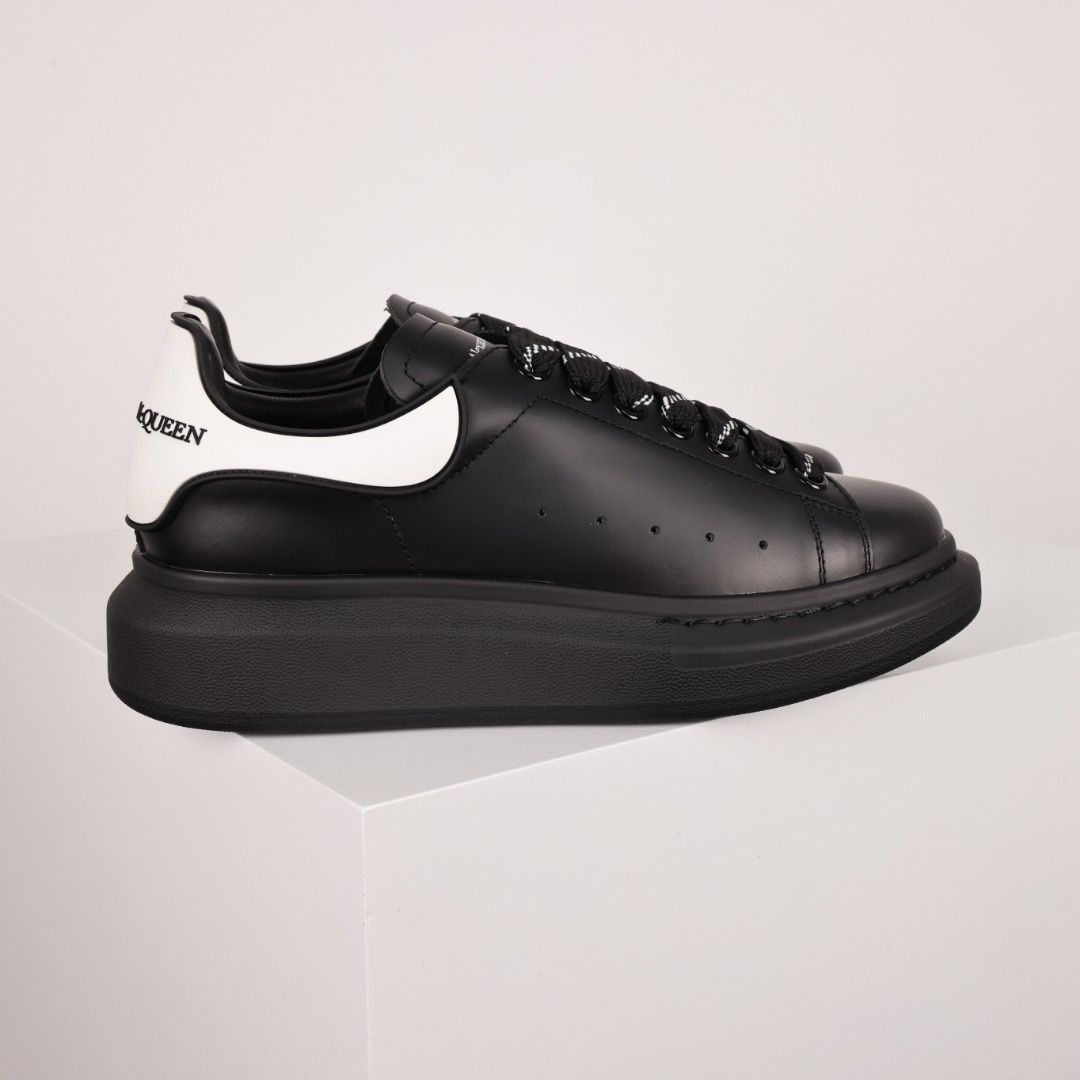 Alxndr McQN Oversized Black White Tab