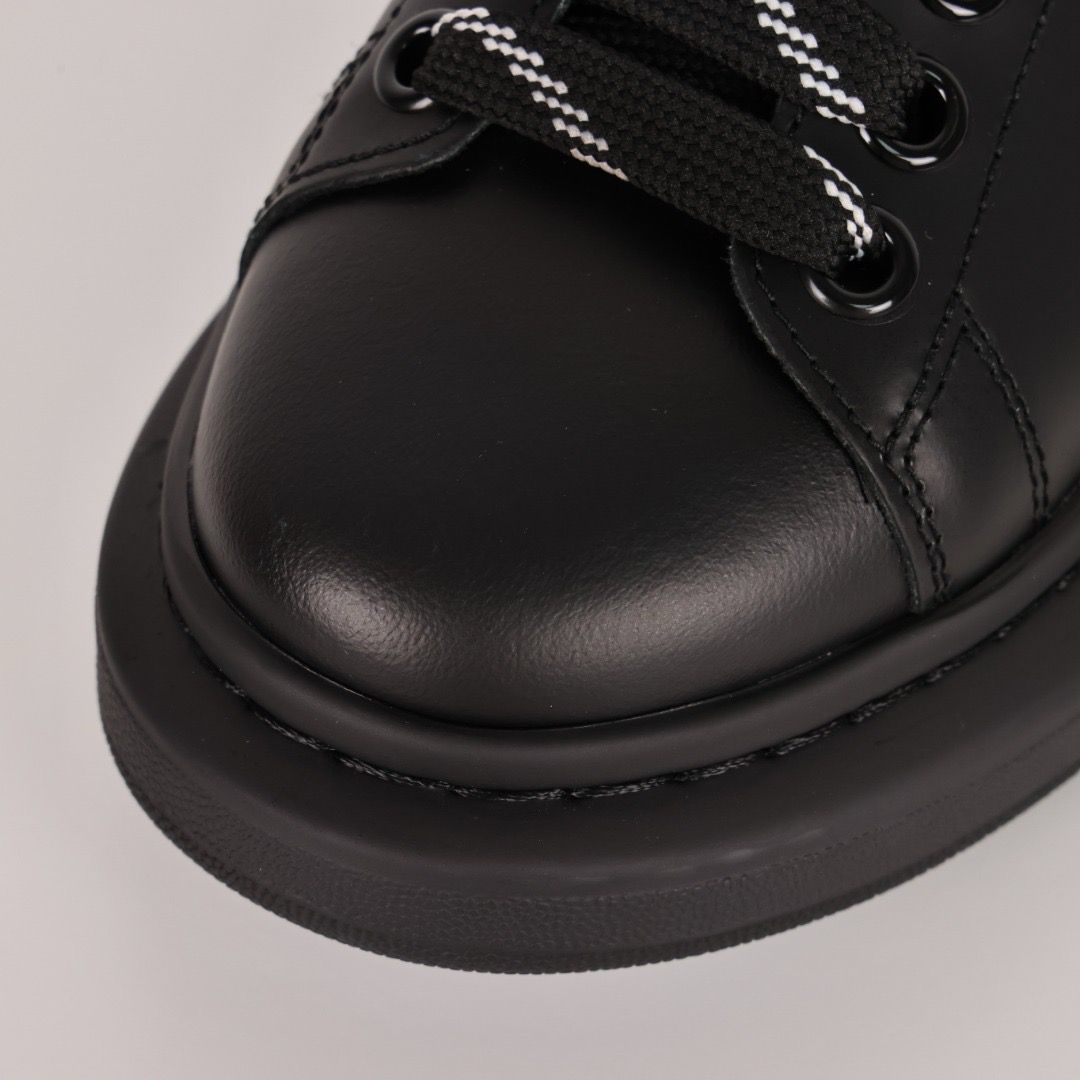 Alxndr McQN Oversized Black White Tab