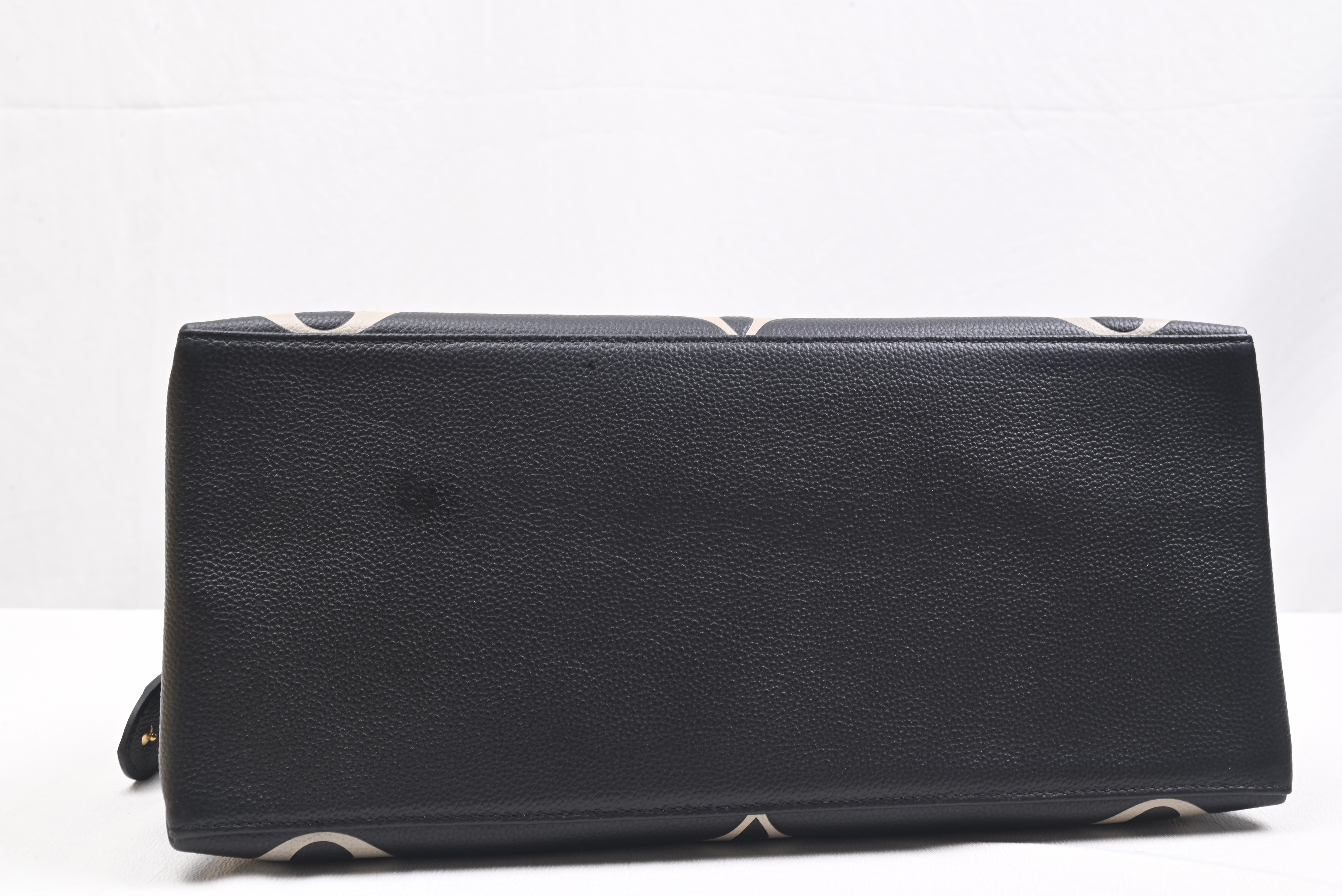 LsVttn Pre-Owned 34cm