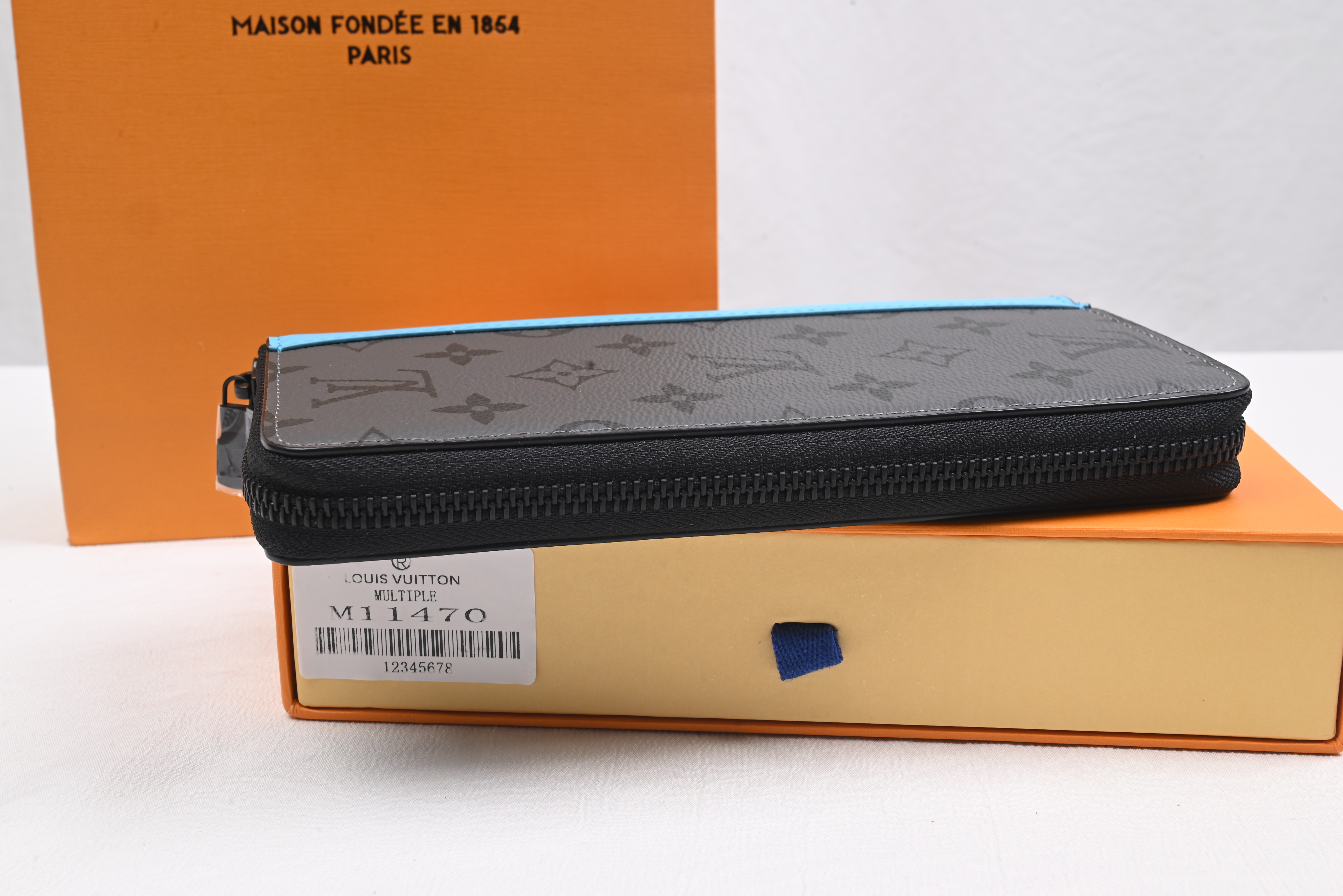 LsVttn wallet black and blue