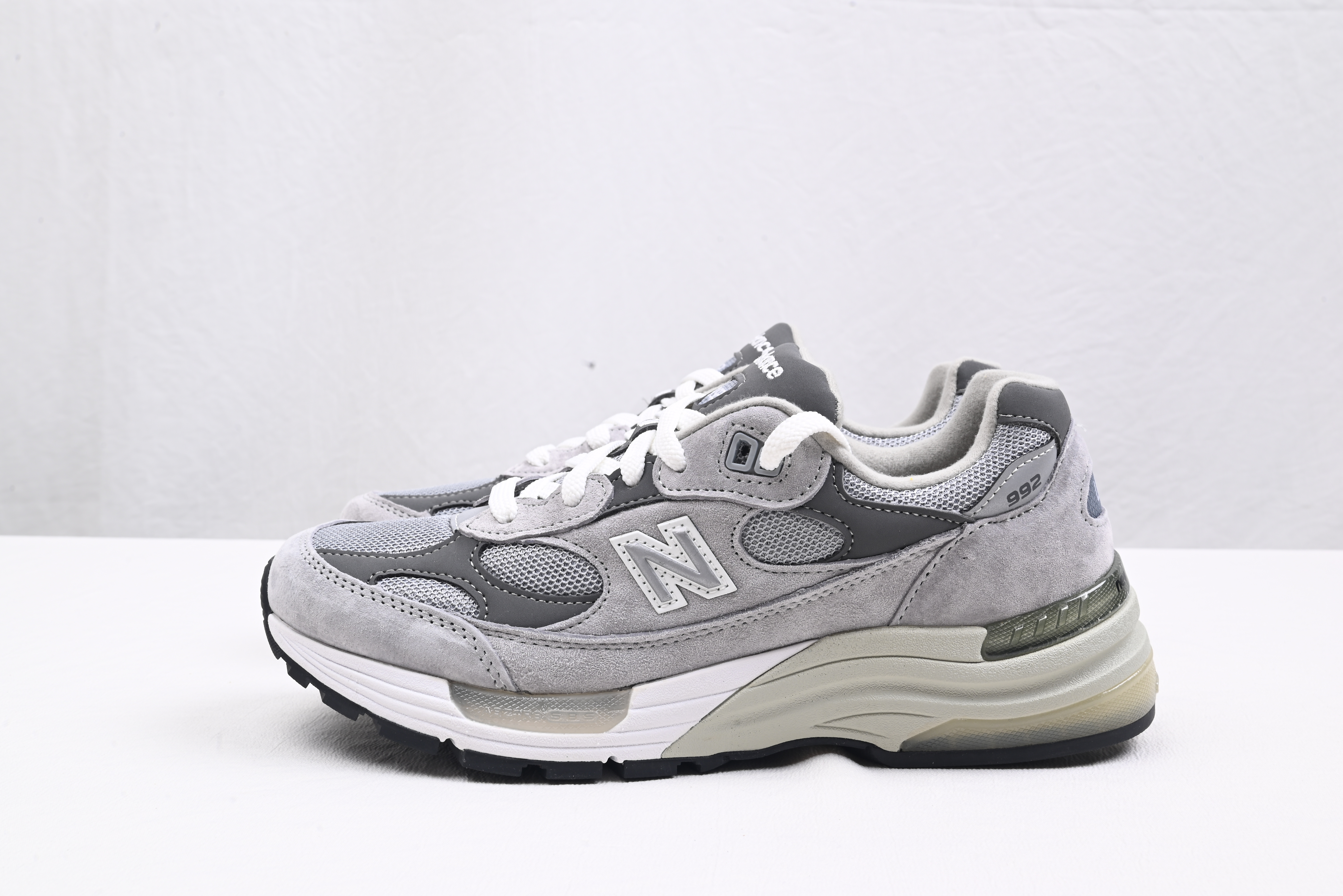 NwBlnc 992 Grey M992GR