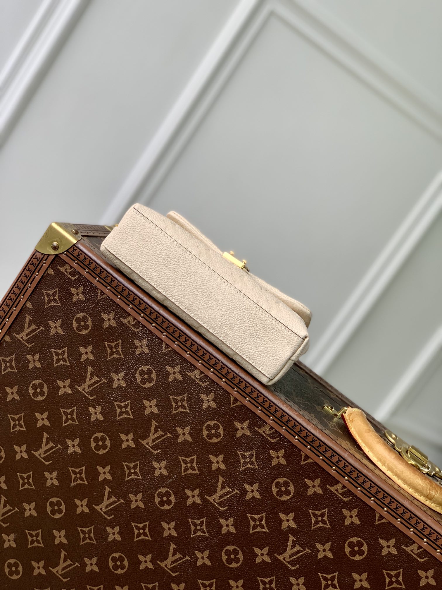 LsVttn Bag 47123149white 21cm