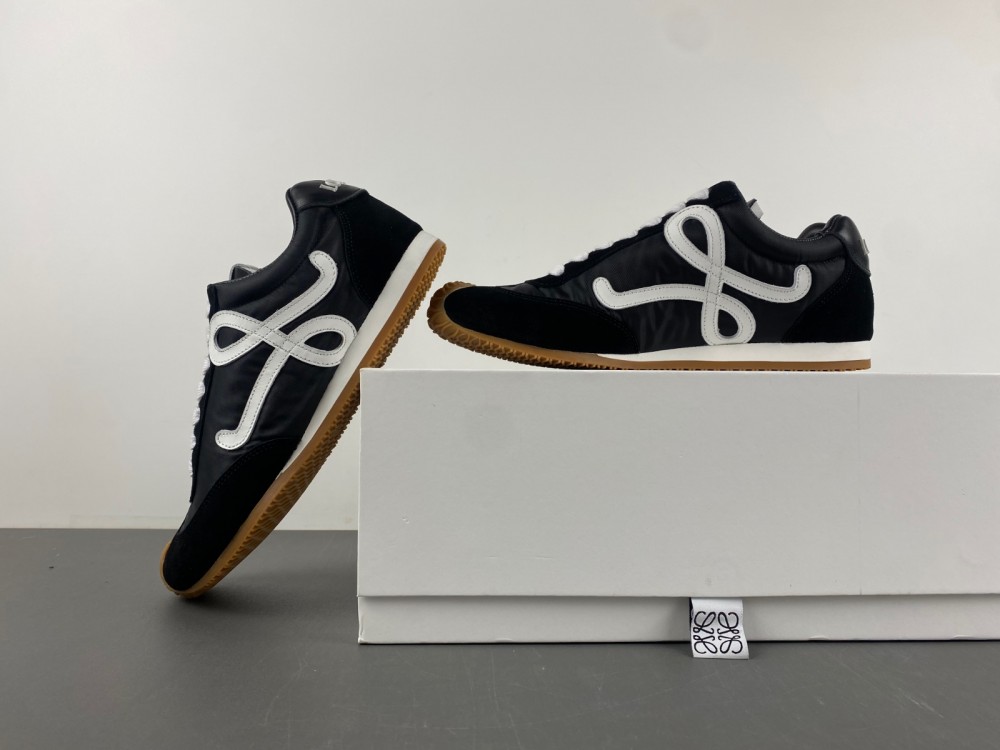 Ballet Runner “Black White” LLBR282X01