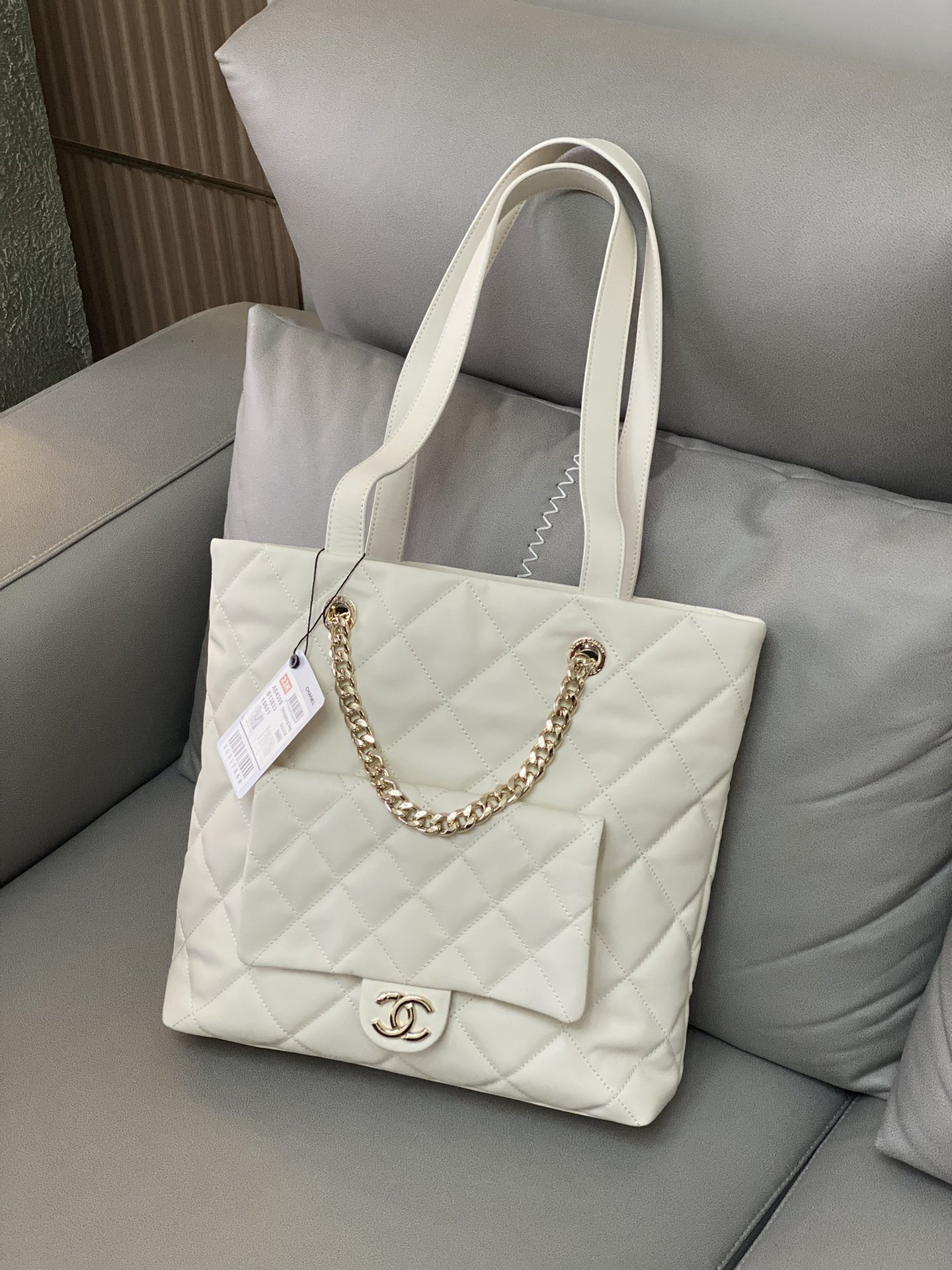 Channe1 Bag i1699075876