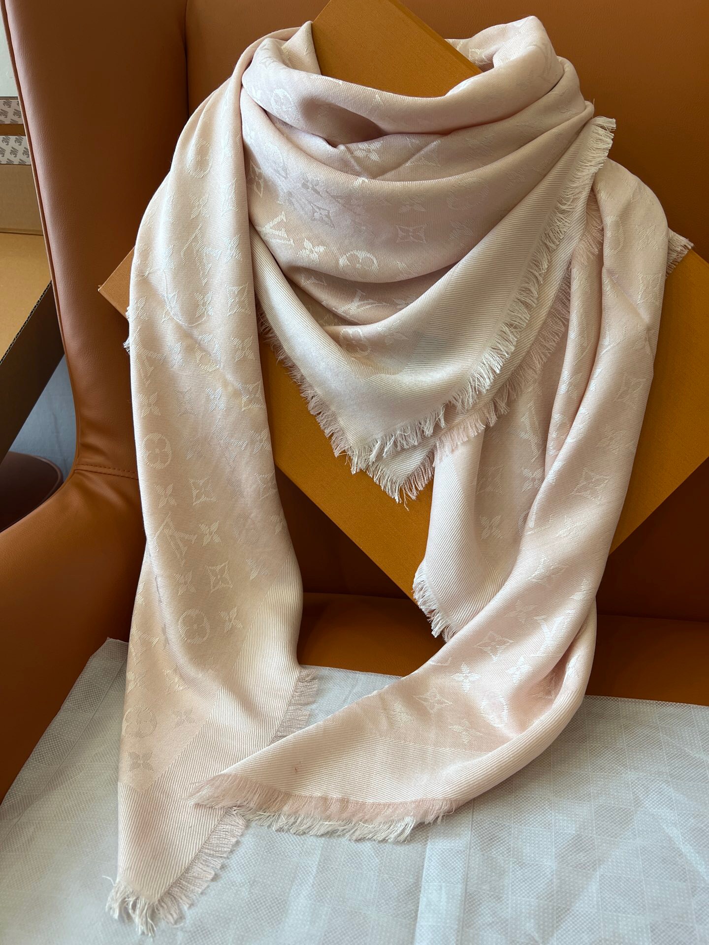 LsVttn Monogram scarf M76784