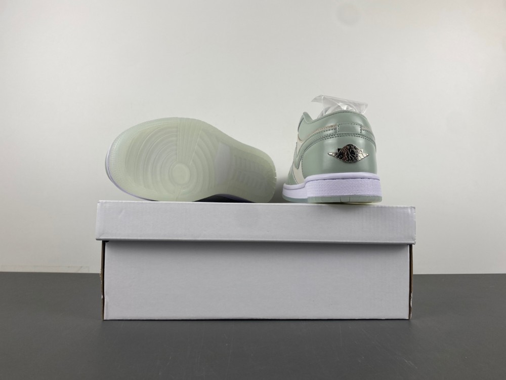 Air Jordan 1 Low green HF4078-100
