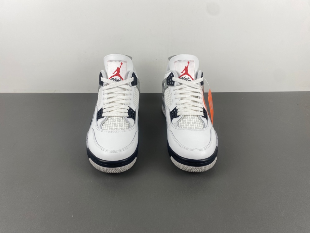 Air Jordan 4 “White Cement”（2025）FV5029-100