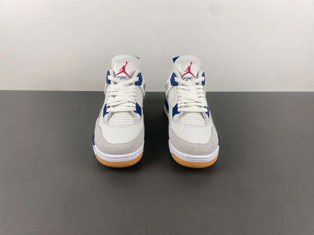 Nike SB x Air Jordan 4 “Navy”（2025）DR5415-100
