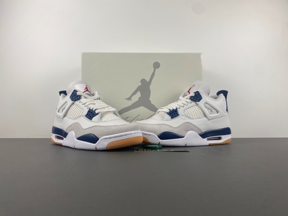 Nike SB x Air Jordan 4 “Navy”（2025）DR5415-100
