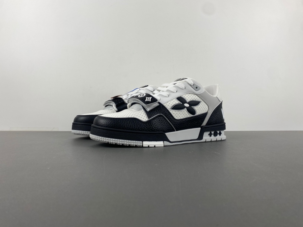 Louis Vuitton LV trainer black white