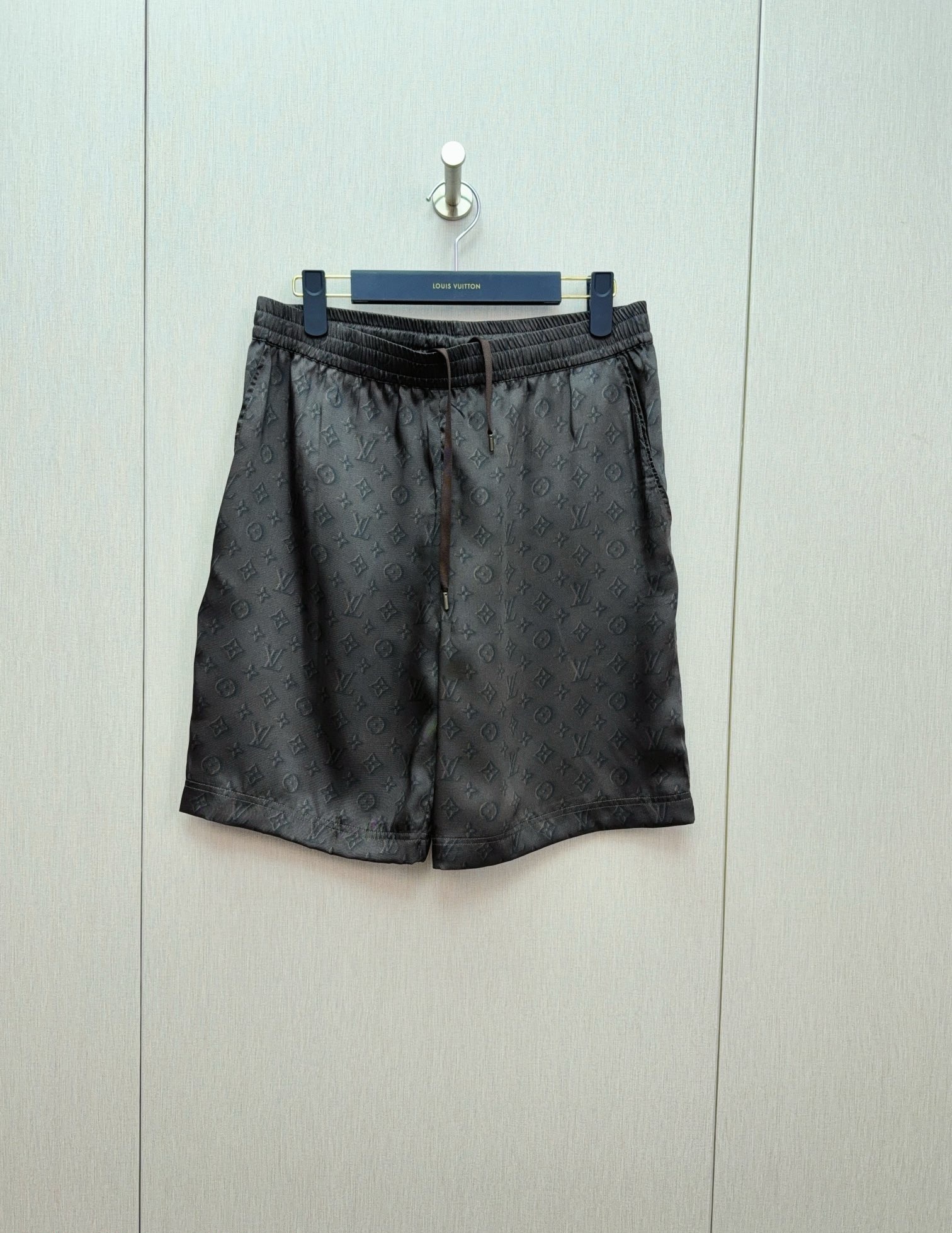 LsVttn shorts 04