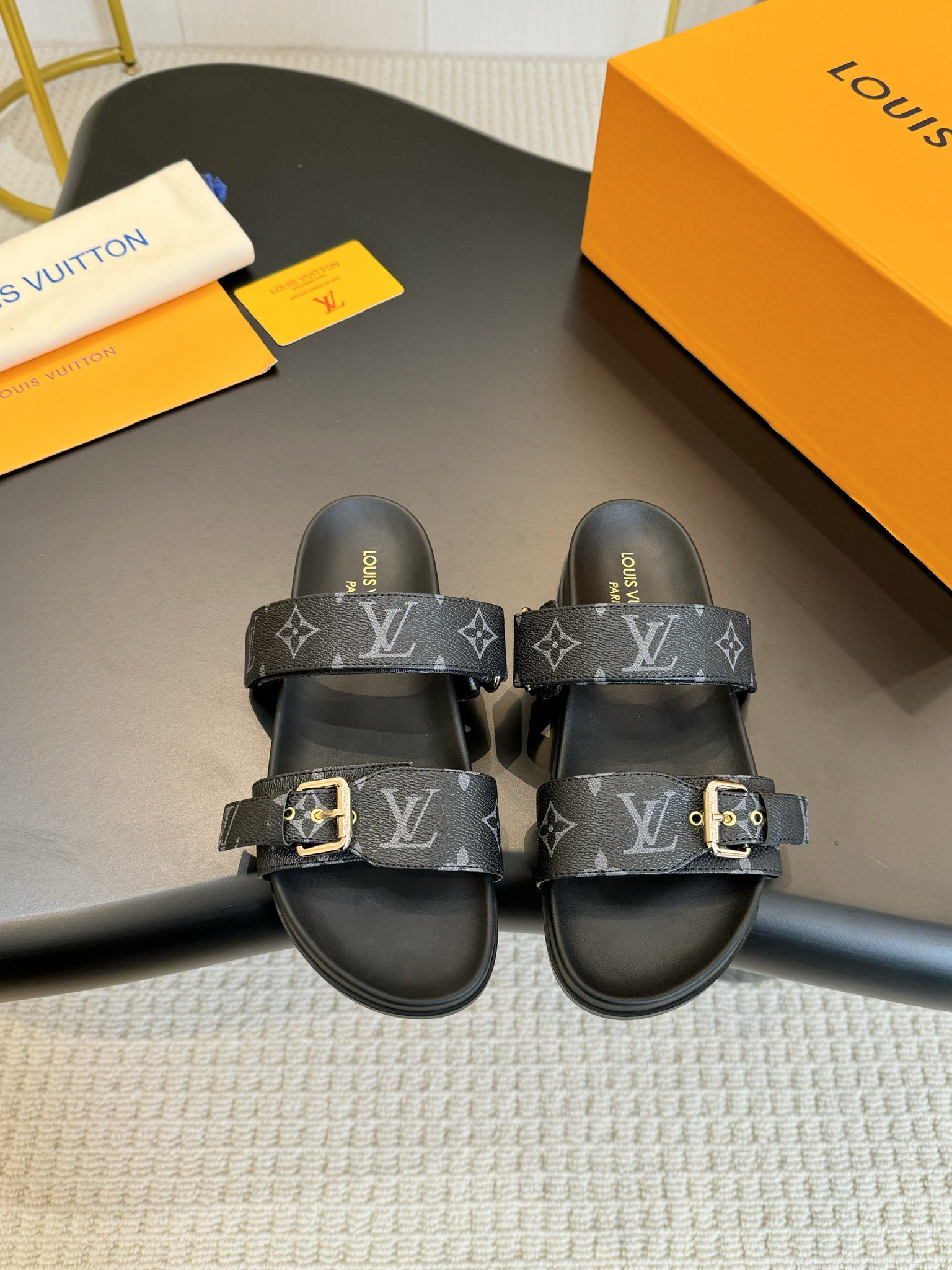 LsVttn sandals slides 02
