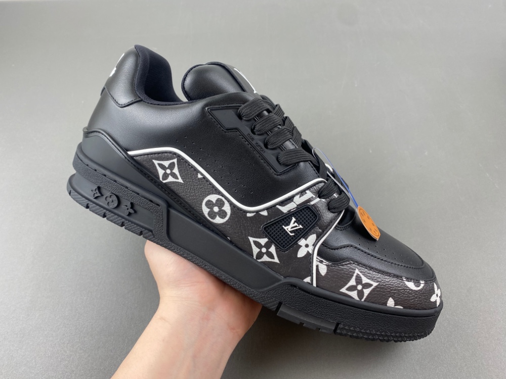 Louis Vuitton LV trainer all black white