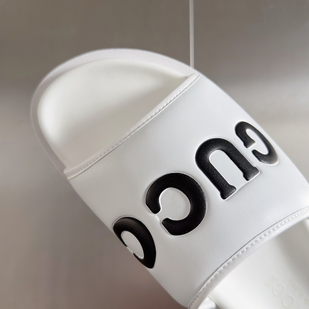 Guccii1 slide sandal HMSS083