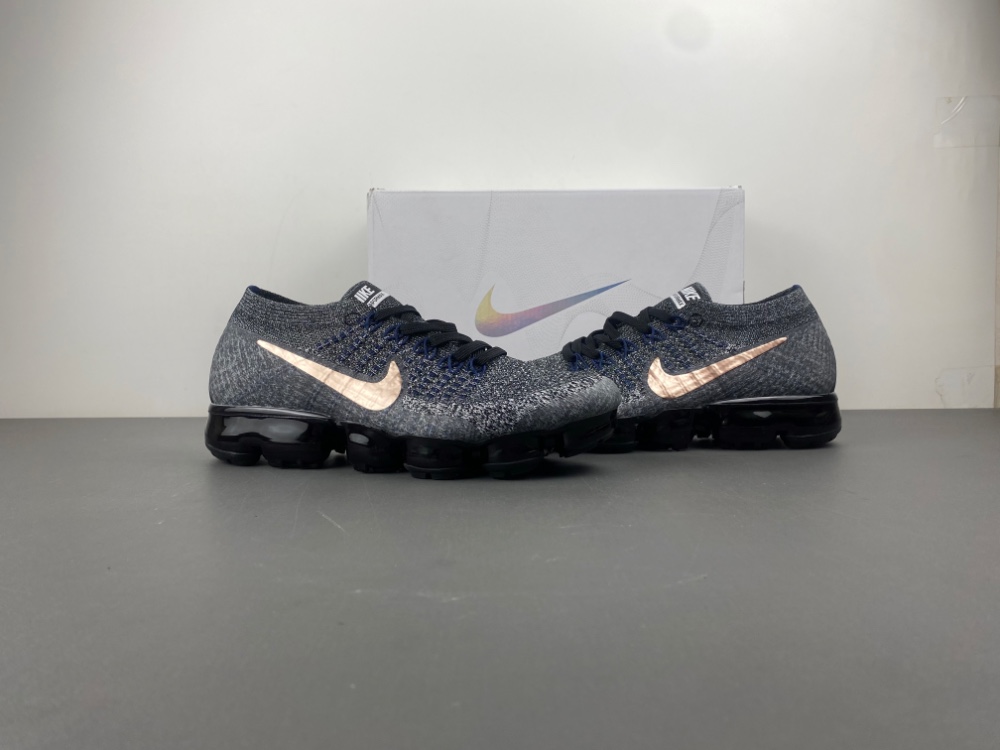 Nike Wmns Air VaporMax "Silver Black Gold" 849558-010