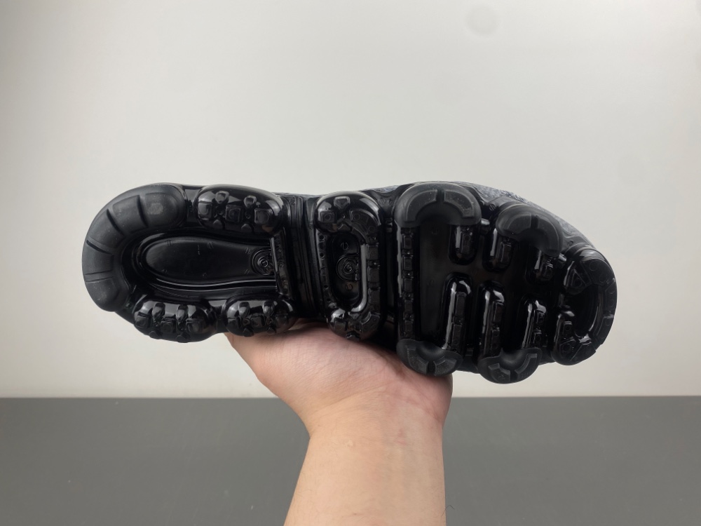 Nike Wmns Air VaporMax "Silver Black Gold" 849558-010