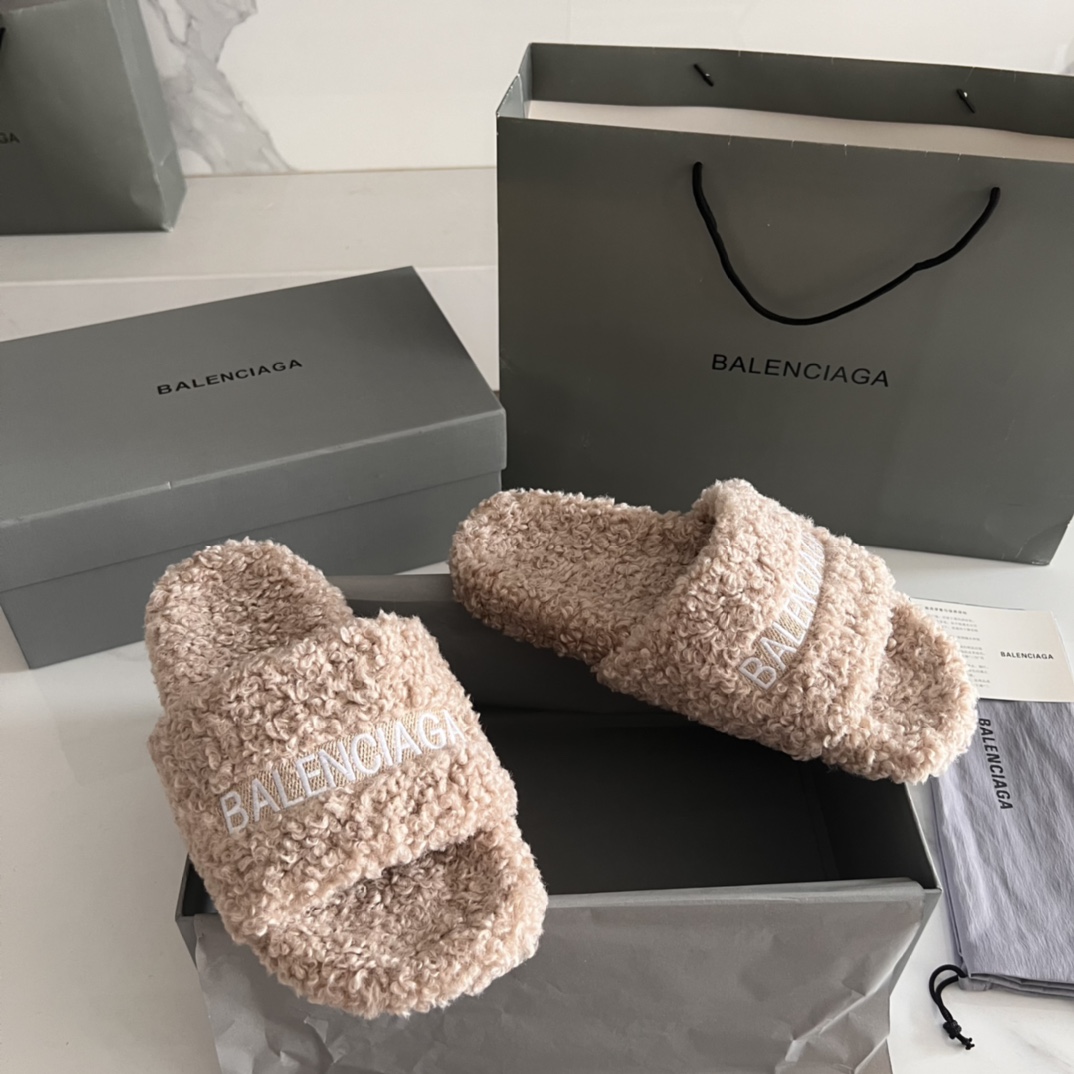 Balenciaga slides 19123082