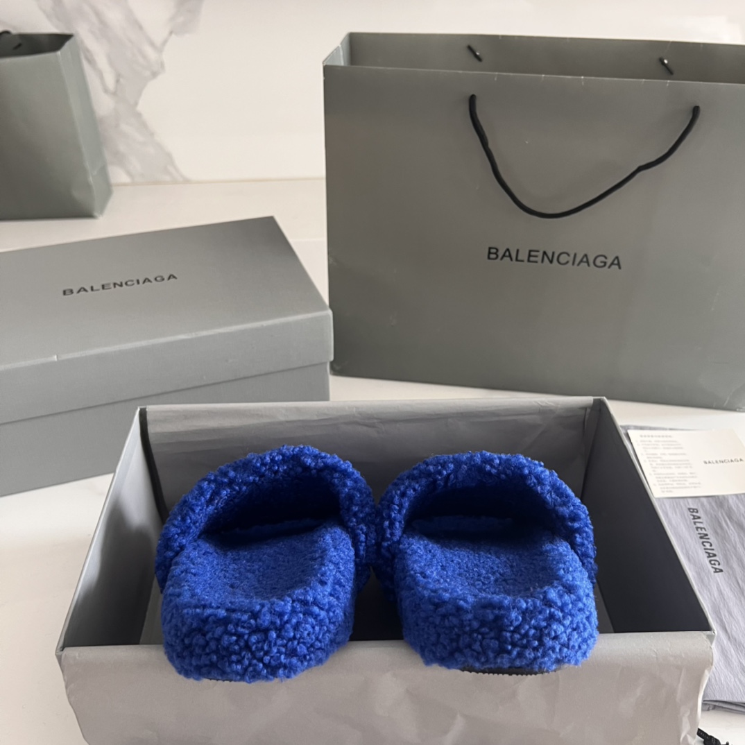 Balenciaga slides blue 19123082