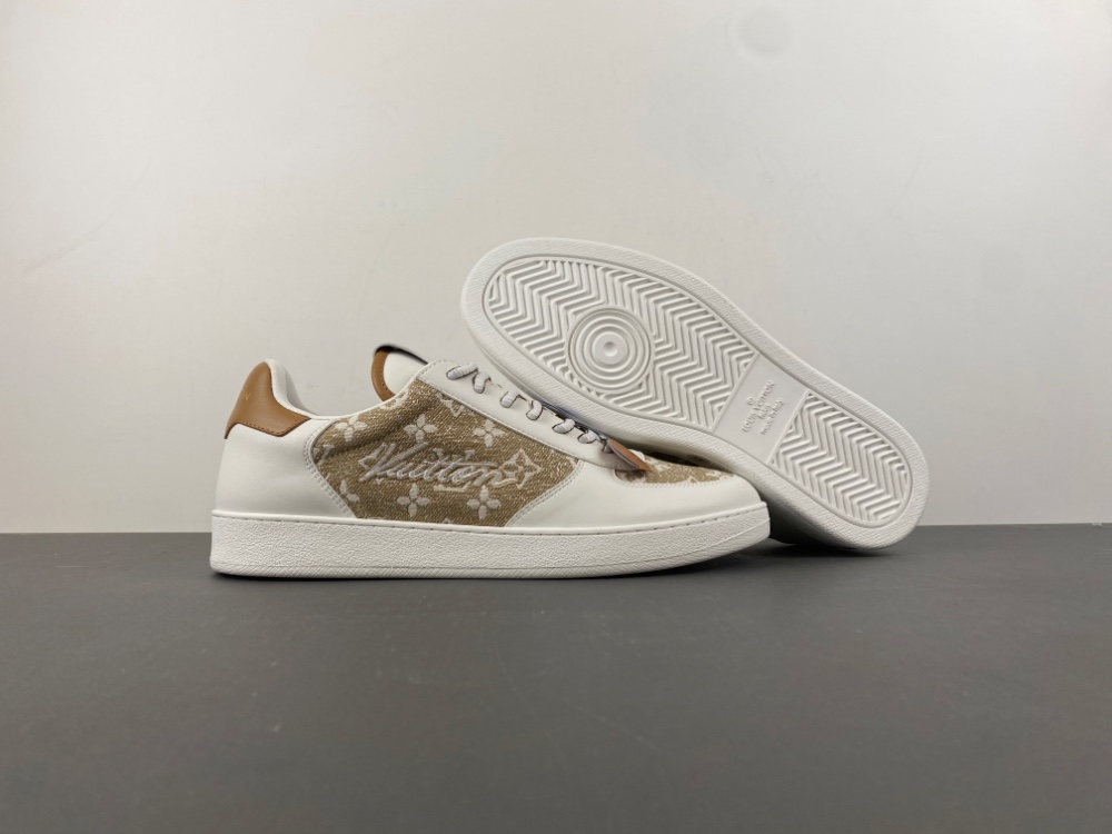Louis Vuitton trainer white