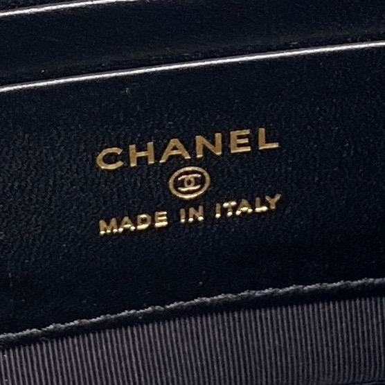 Channel bag 68123201 19.5×12.5×3.5cm