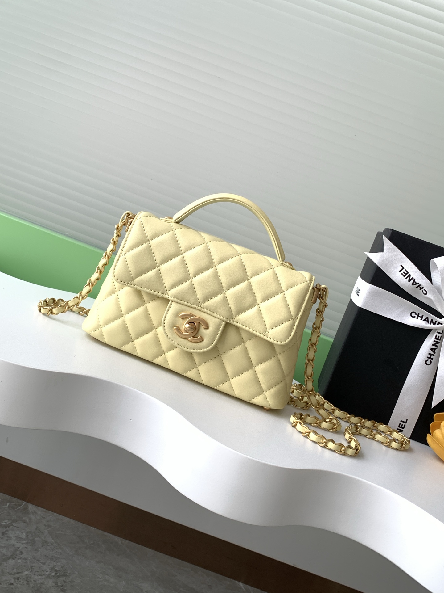 Channel yellow bag 76123209 14x20x6cm