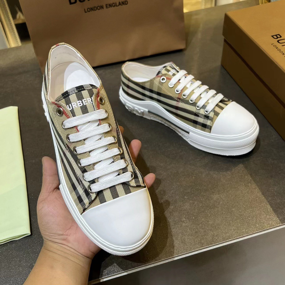 Burberry Vintage sneakers