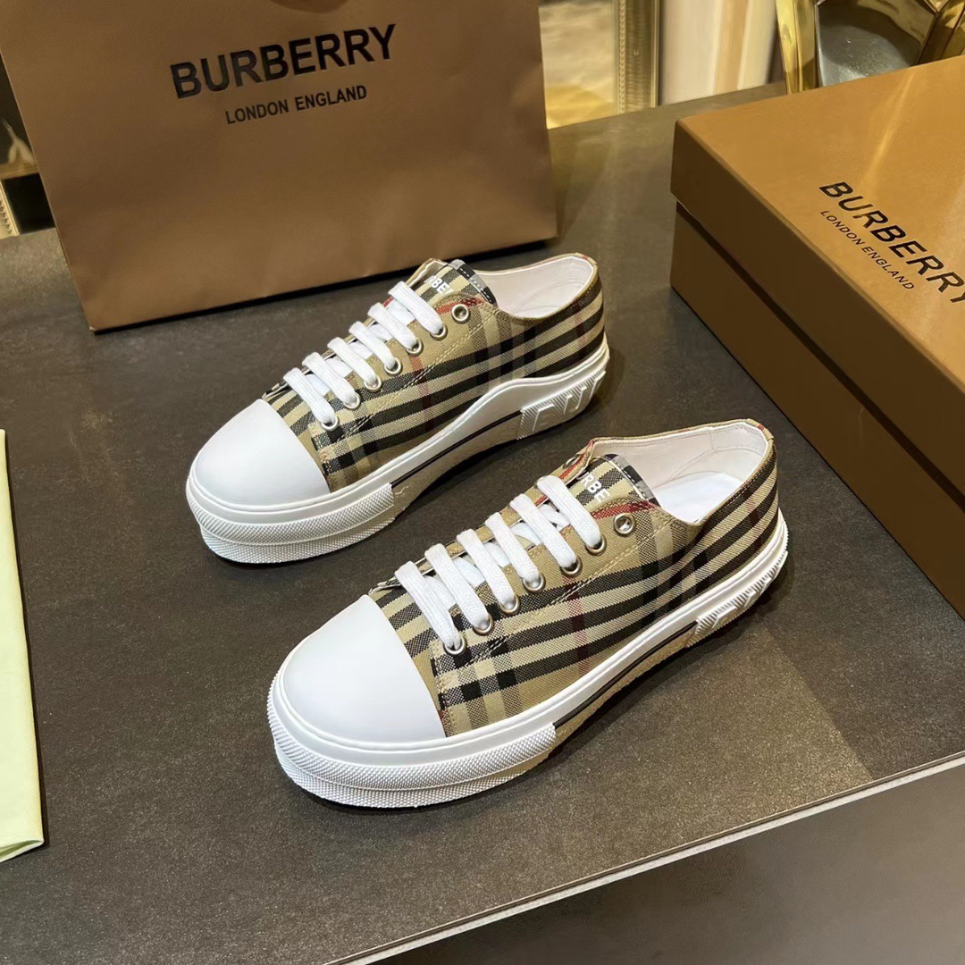 Burberry Vintage sneakers