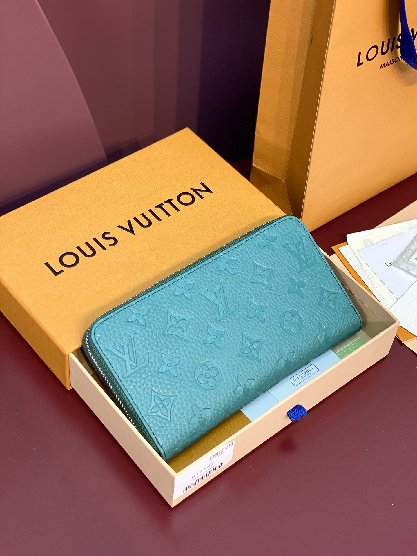 L0UlS VUlTT0N green wallet M1414