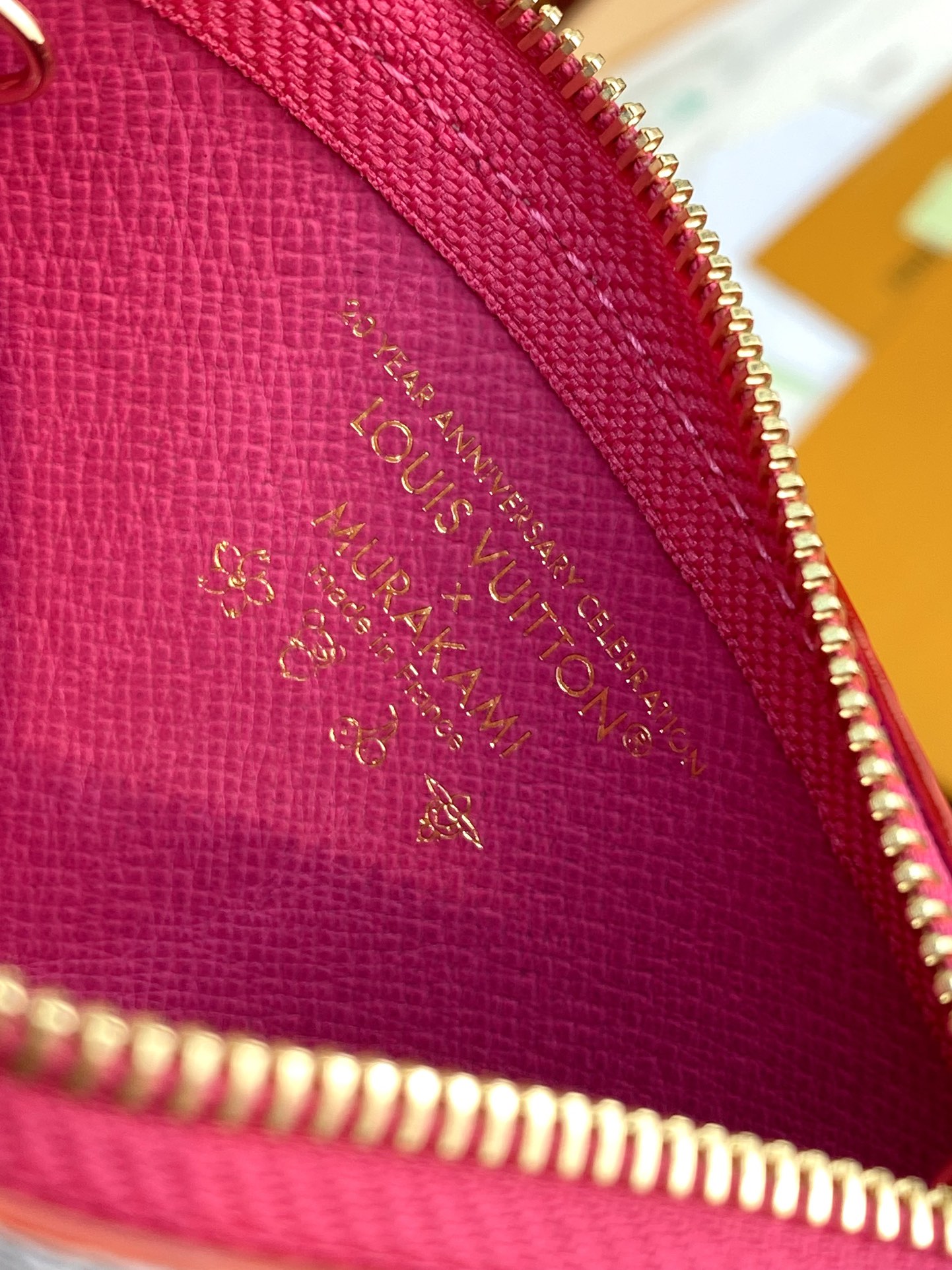 L0UlS VUlTT0N Wallet M13664