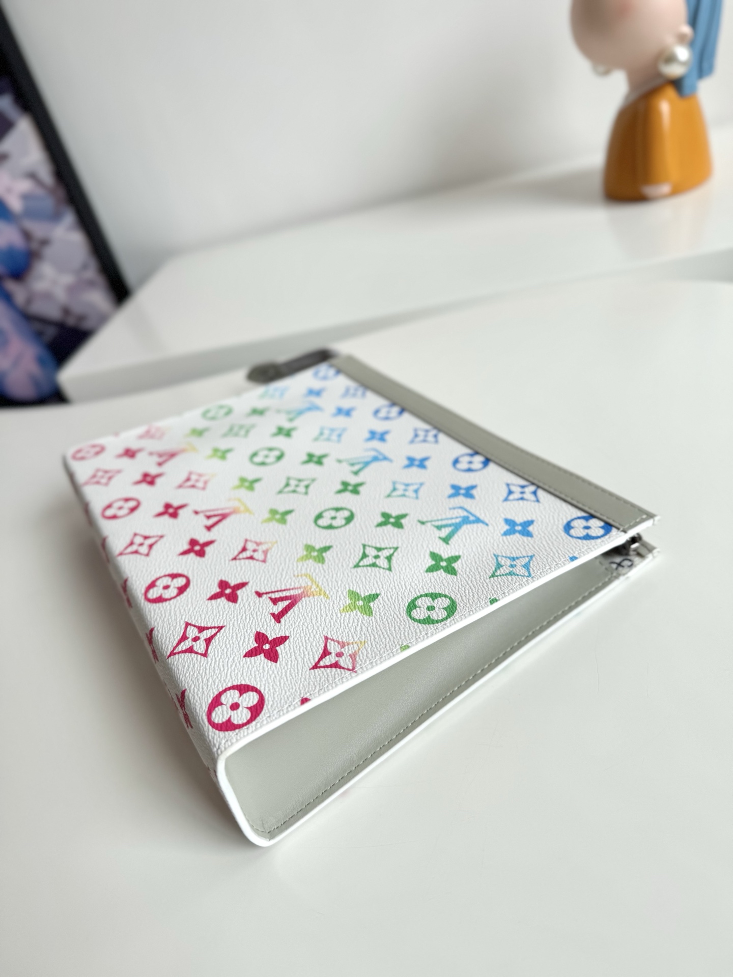 L0UlS VUlTT0N wallet M13907