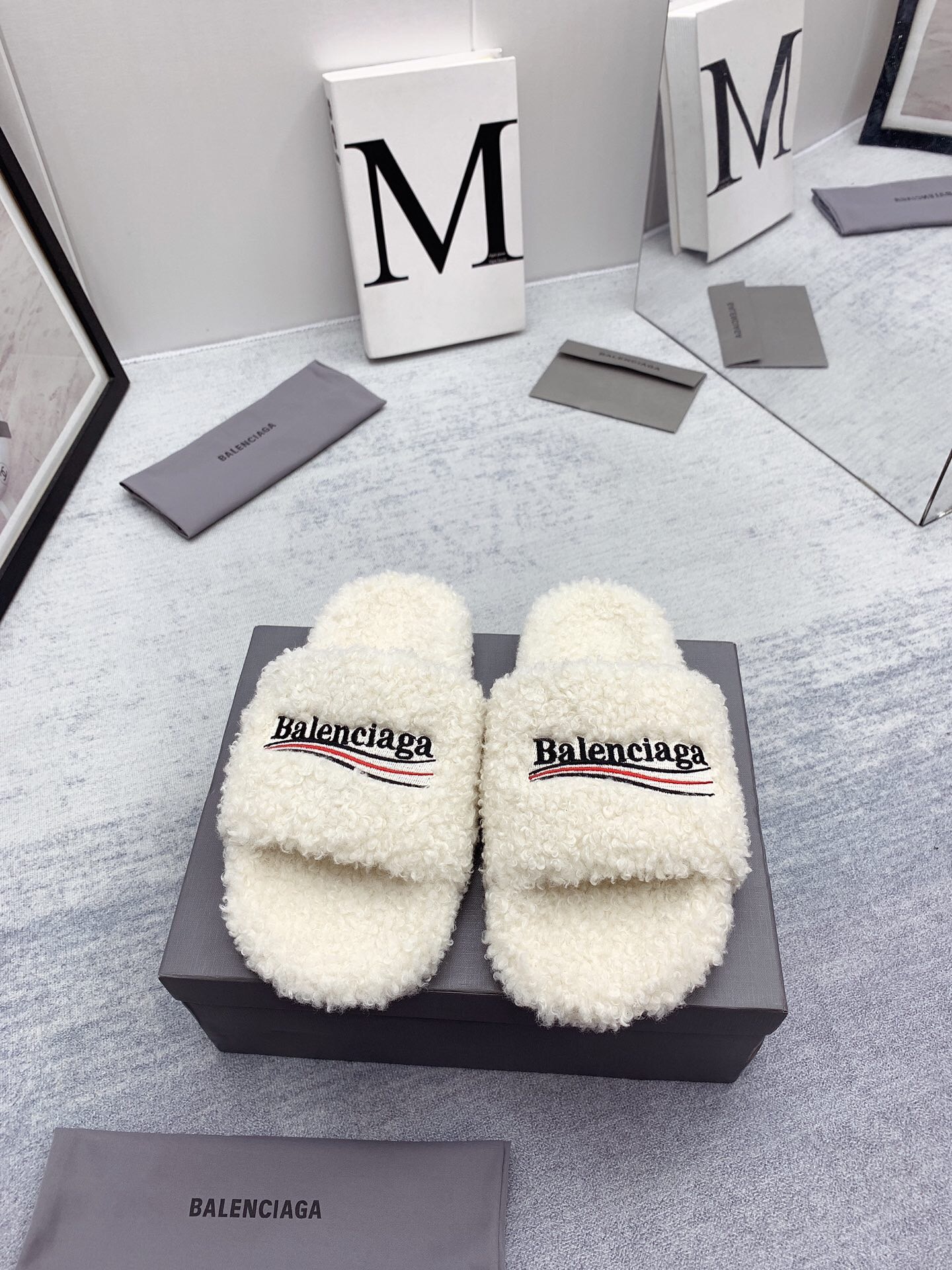 Balenciaga slides white