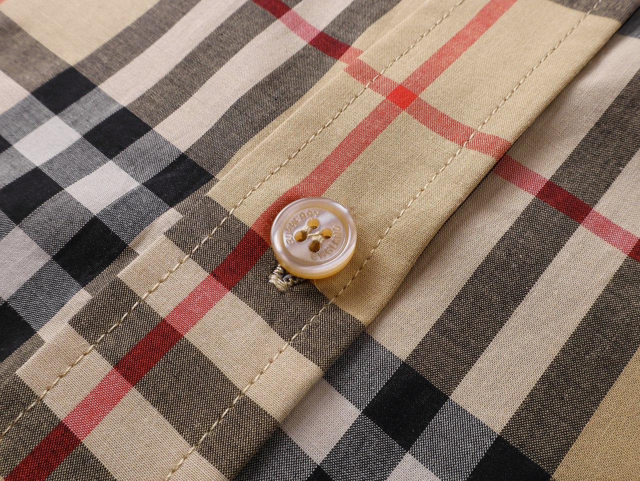 Burberry Khaki shirt LD00110