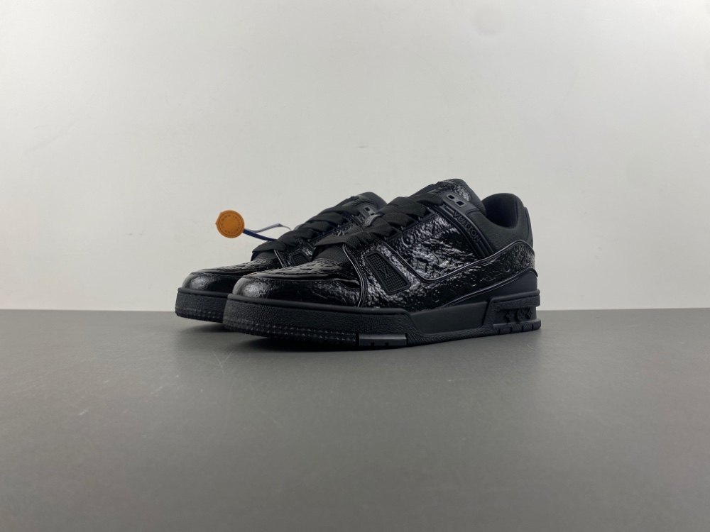 Louis Vuitton LV trainer black