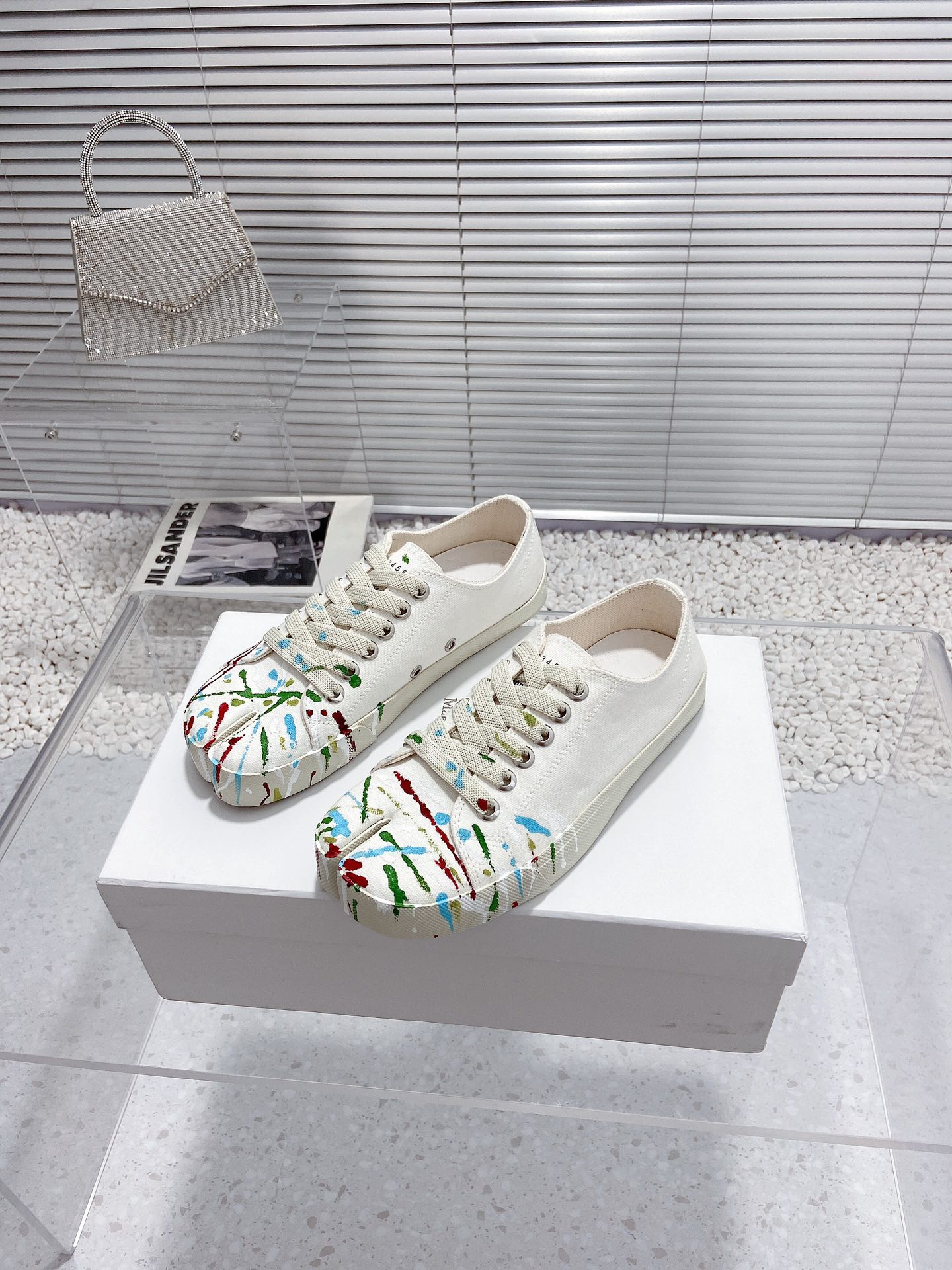 Maison Margiela Tabi white
