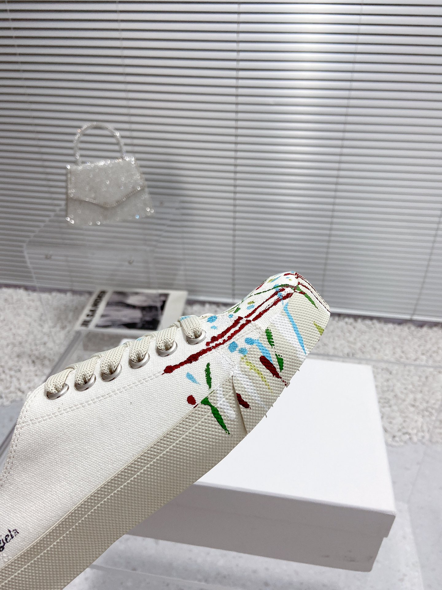 Maison Margiela Tabi white