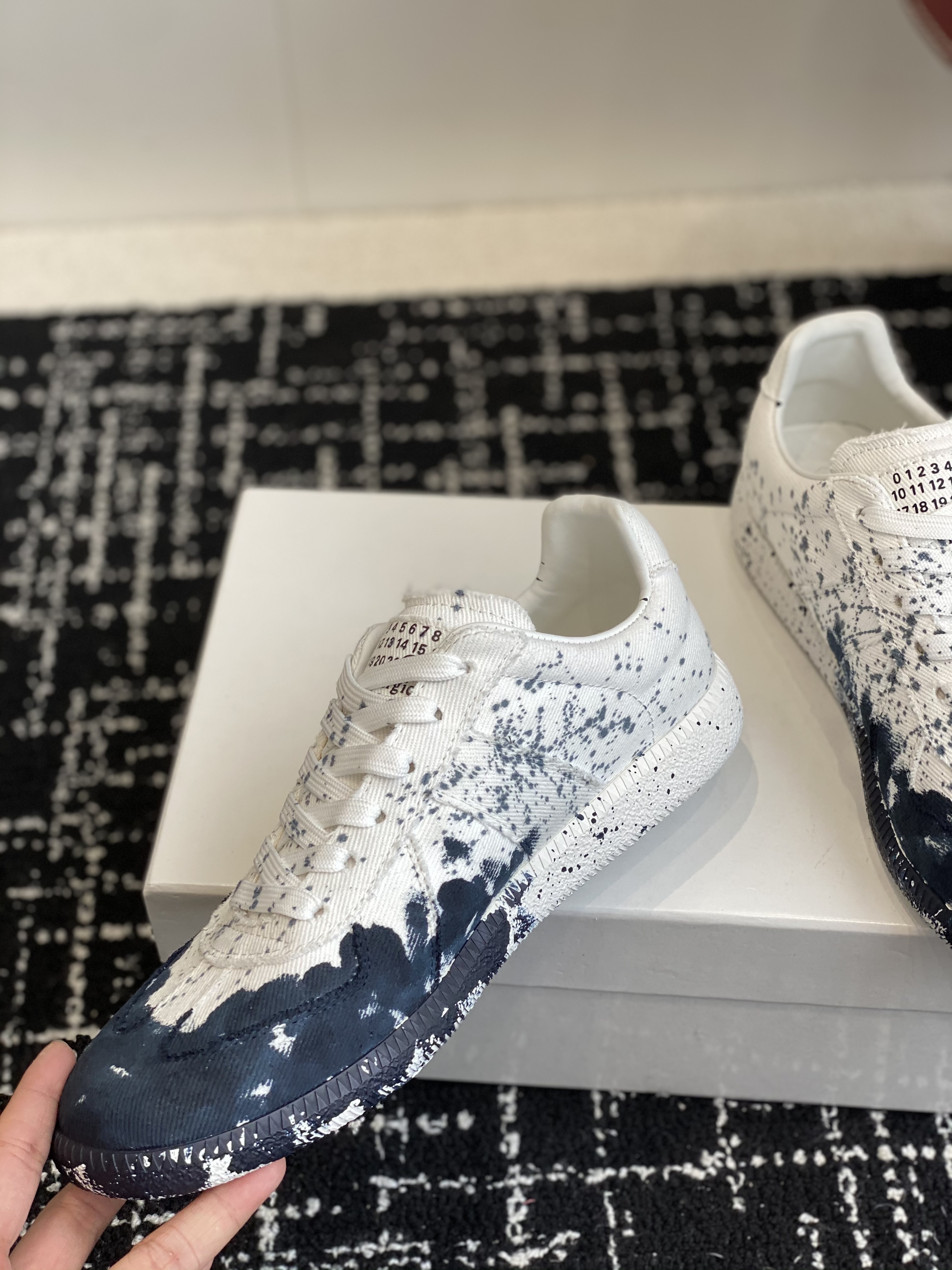 Maison Margiela Replica white and blue sneaker