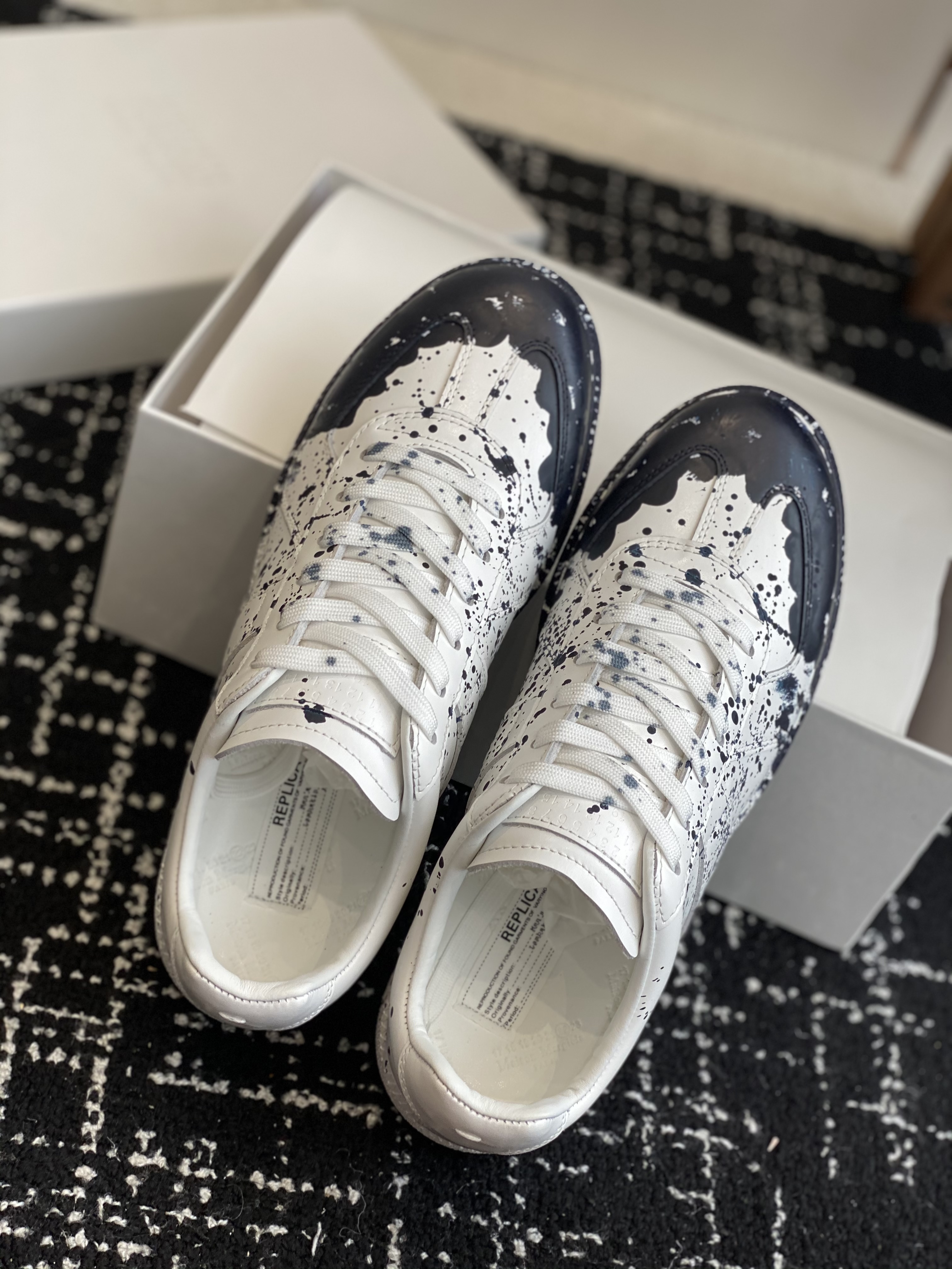 Maison Margiela Replica White and black sneaker