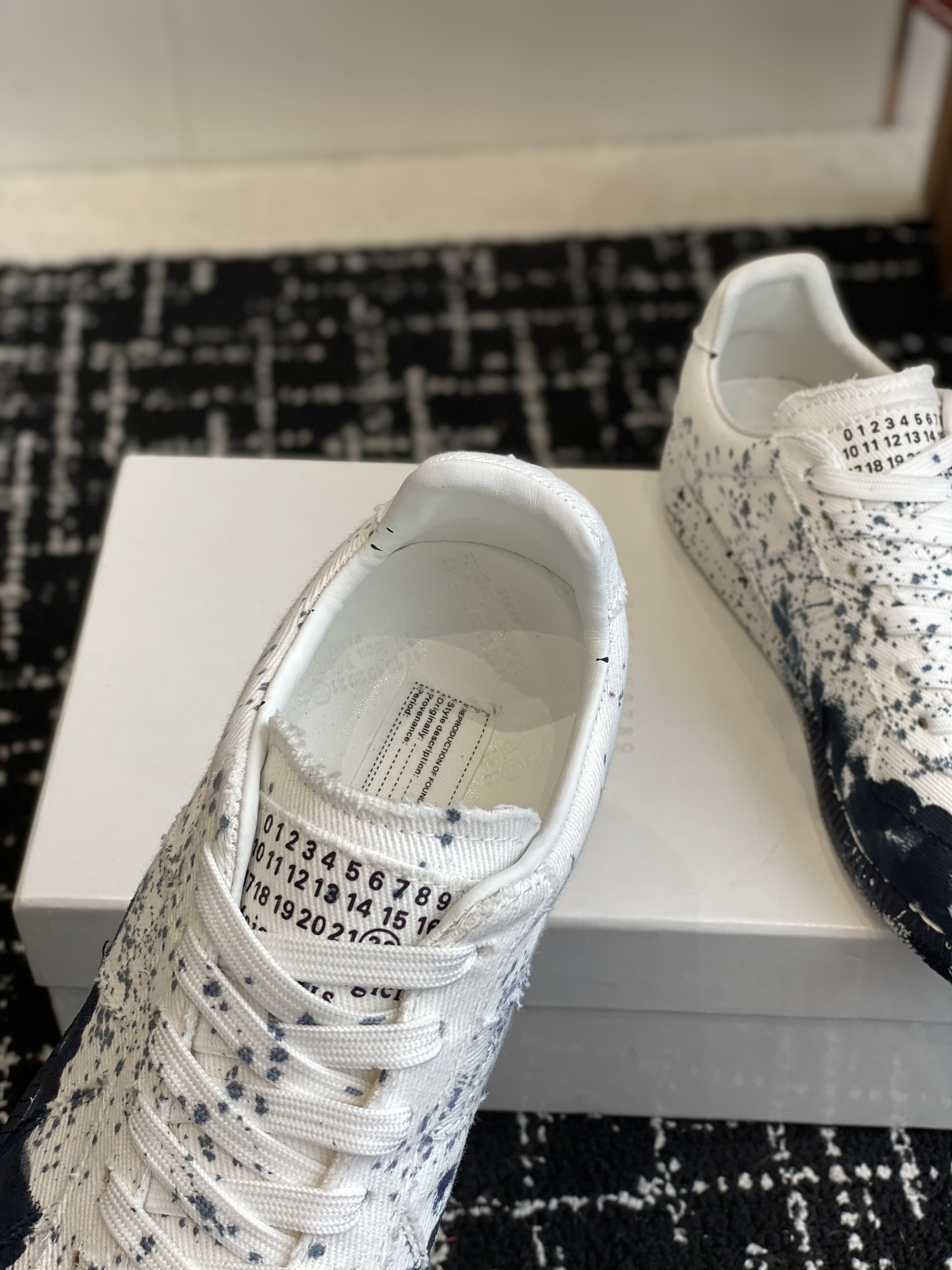 Maison Margiela Replica White and black sneaker