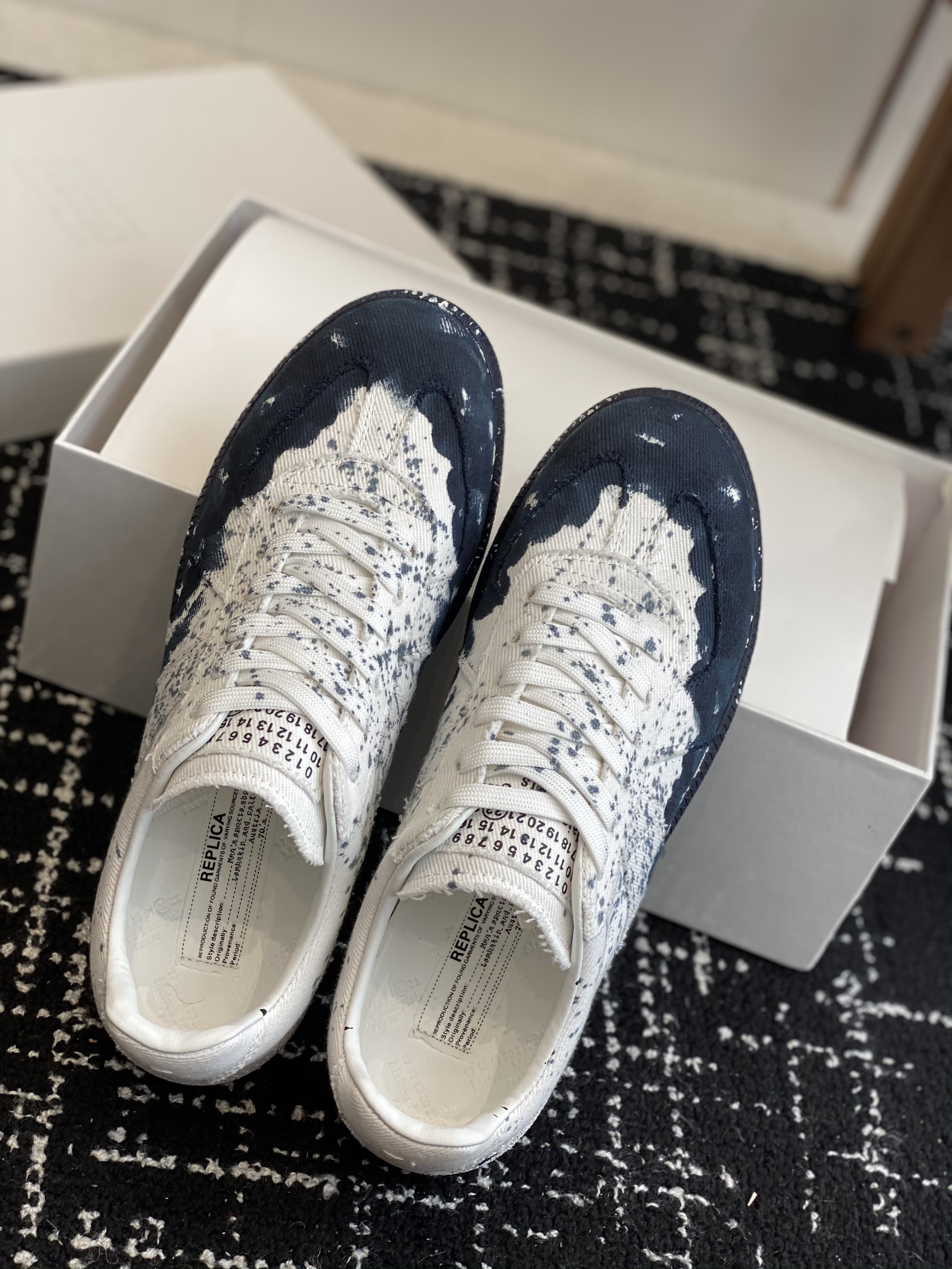 Maison Margiela Replica white and blue sneaker