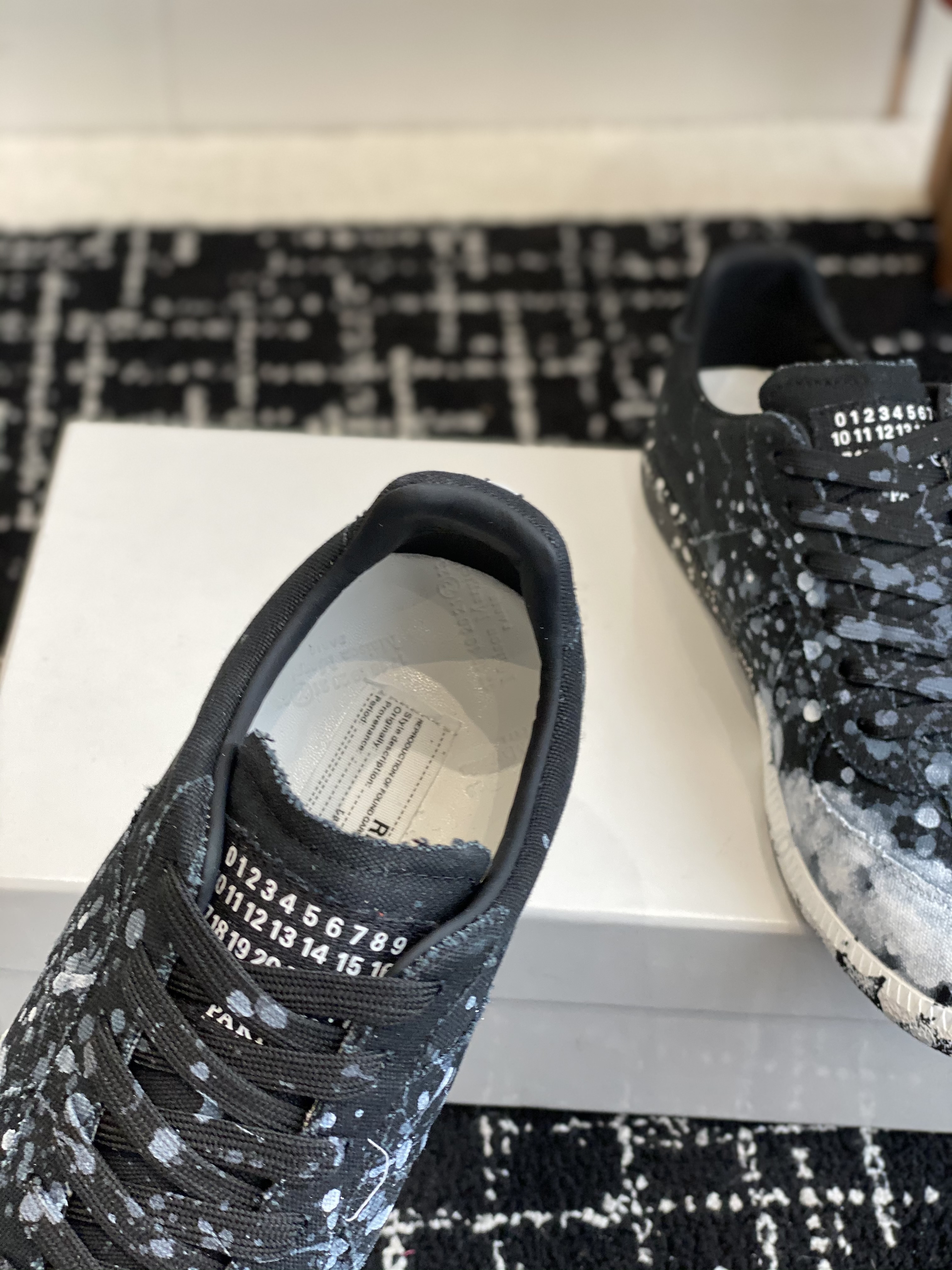 Maison Margiela Replica black sneaker