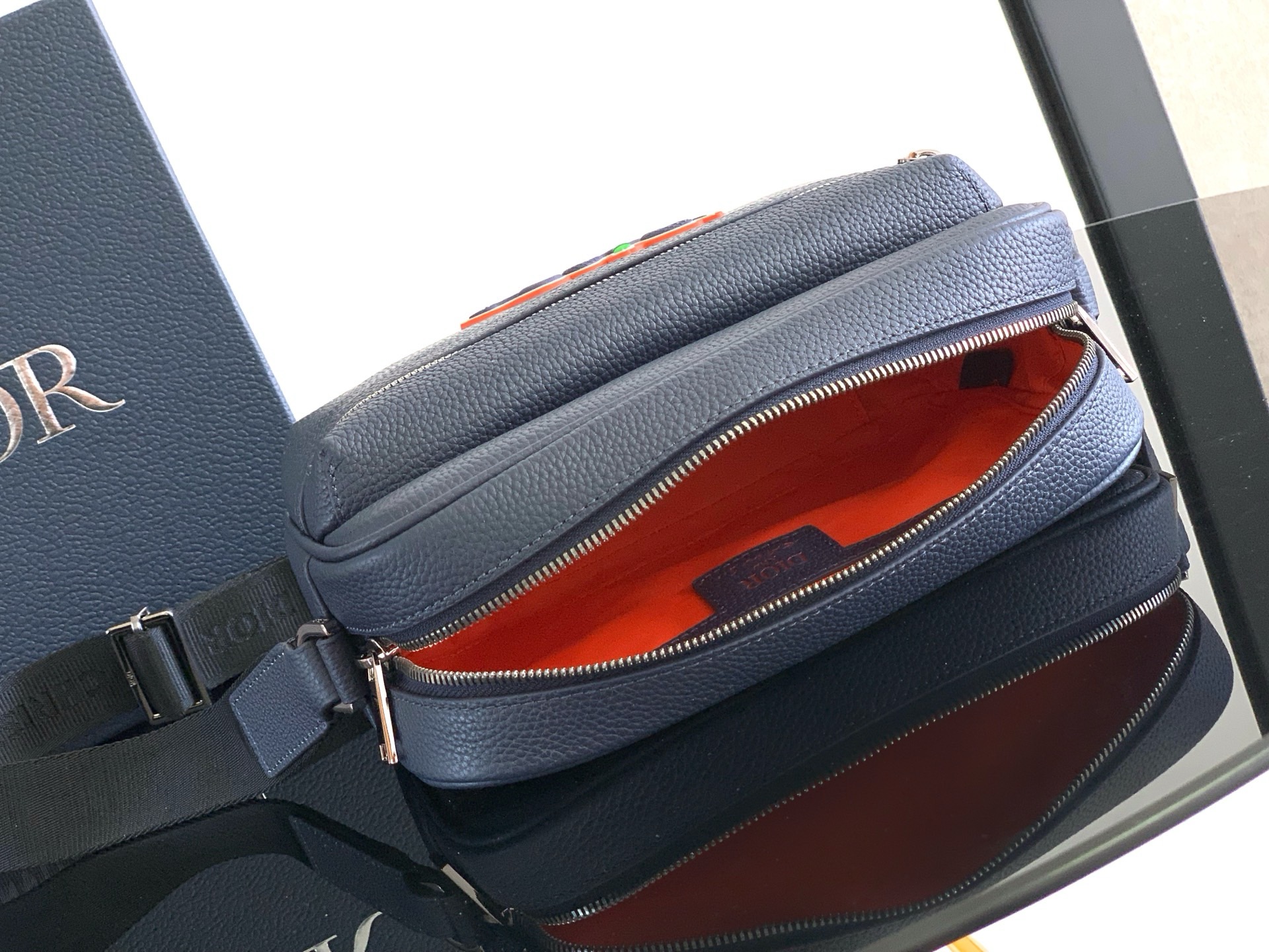 Dioor AND KAWS bumbag 2ESWS034OYY_H95844 bule