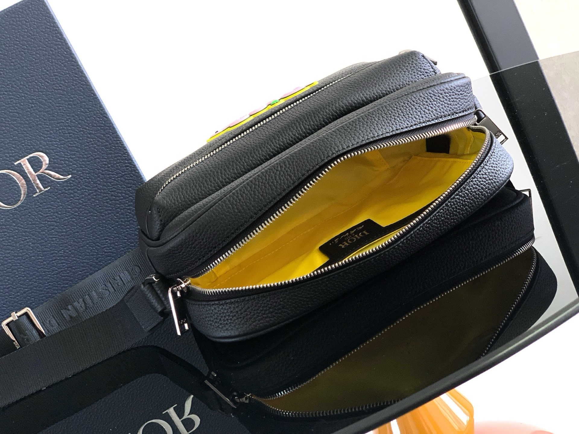 Dioor AND KAWS bumbag 2ESWS034OYY_H95844 black