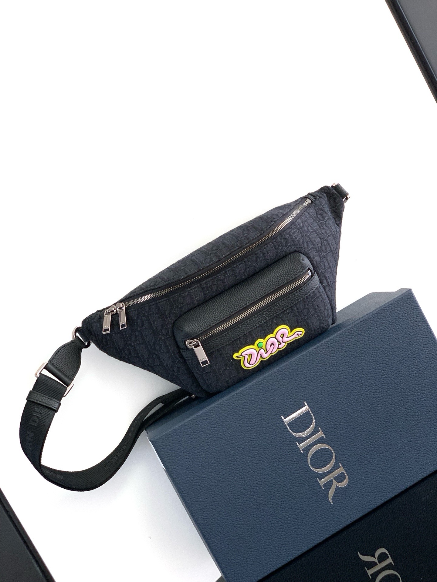 Dioor AND KAWS bumbag 1ESBO077OUP_H95842 black