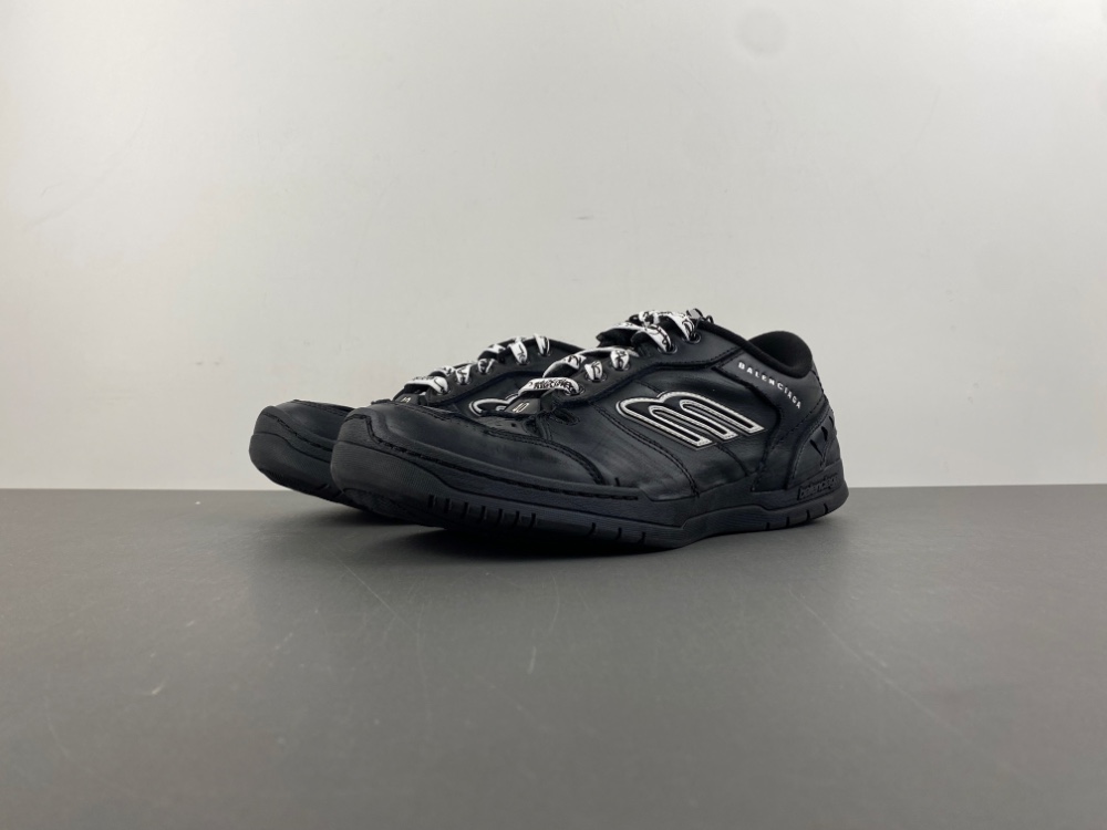 Balenciaga 18 Hamptons Worn-Out 841765 WCURB1000